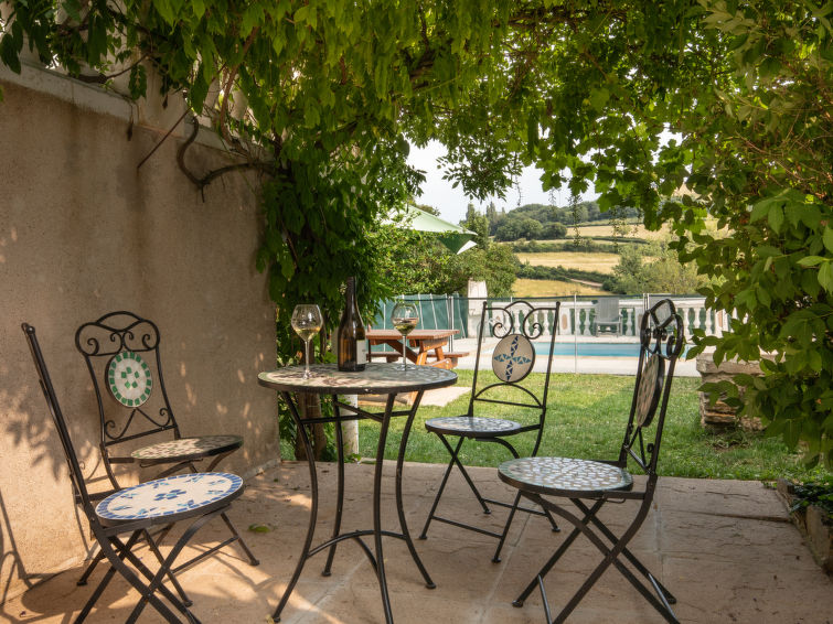 Search and Stay destination Épertully, Bourgogne-Franche-Comté - France from AU$ 129. Le Noyer (BNY100)