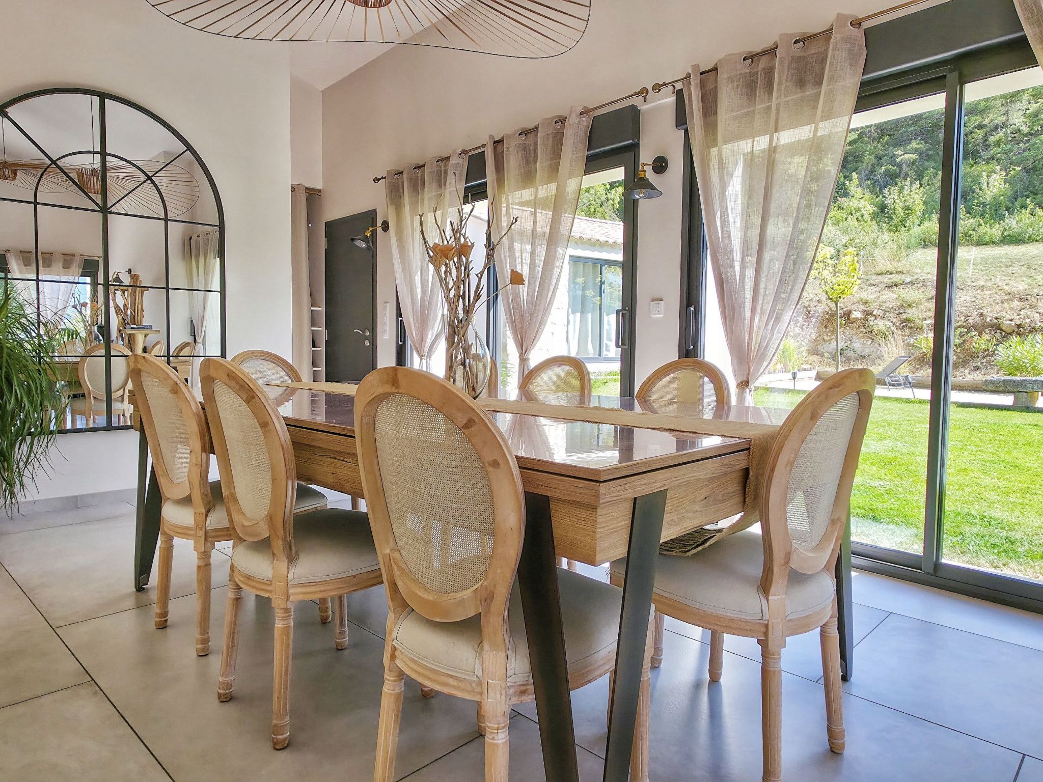 Bauernhaus aus Stein mit schöner Aussicht "Mas de Lysis".