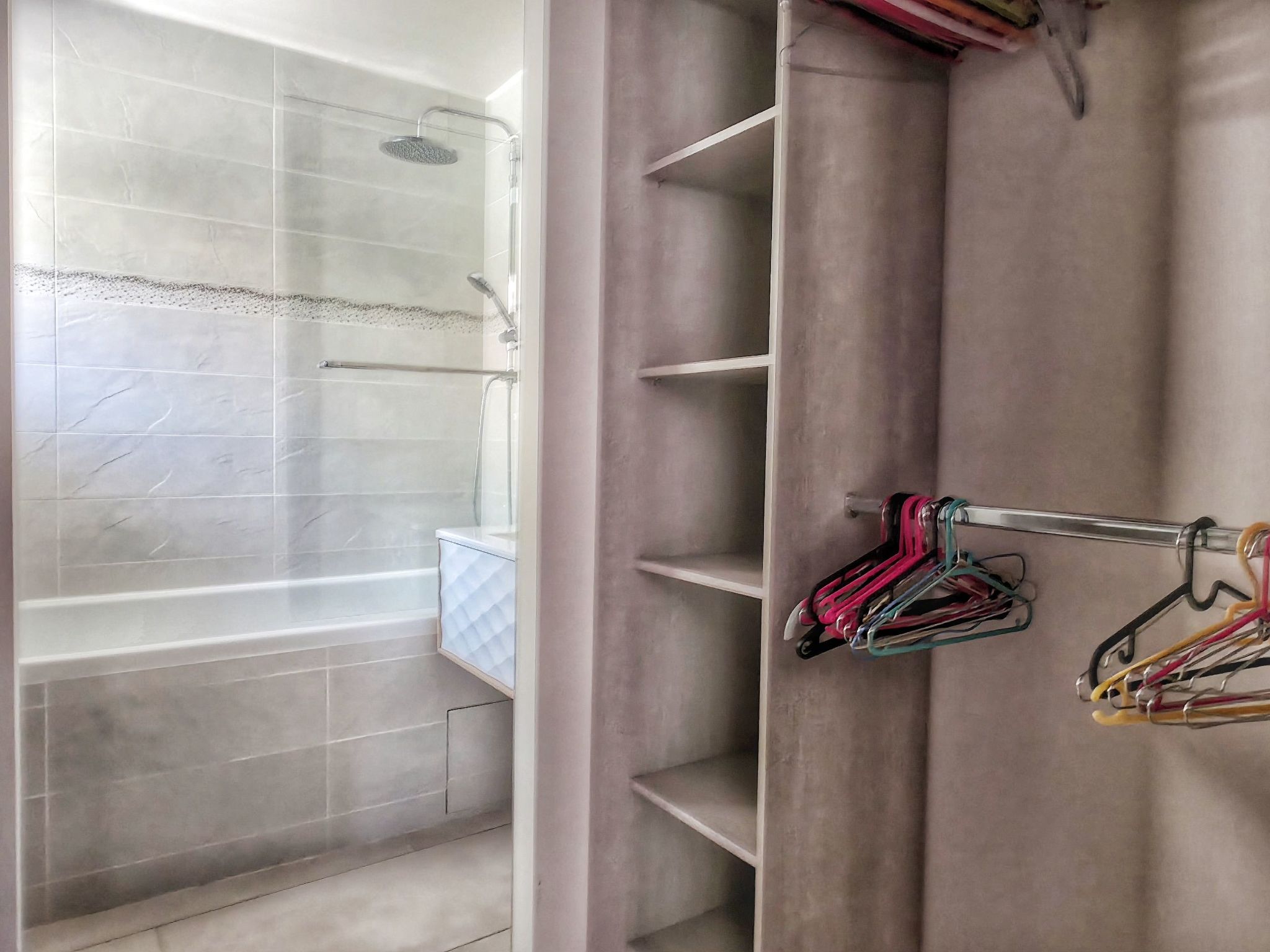 Bauernhaus aus Stein mit schöner Aussicht "Mas de Lysis".-Image-tags.info