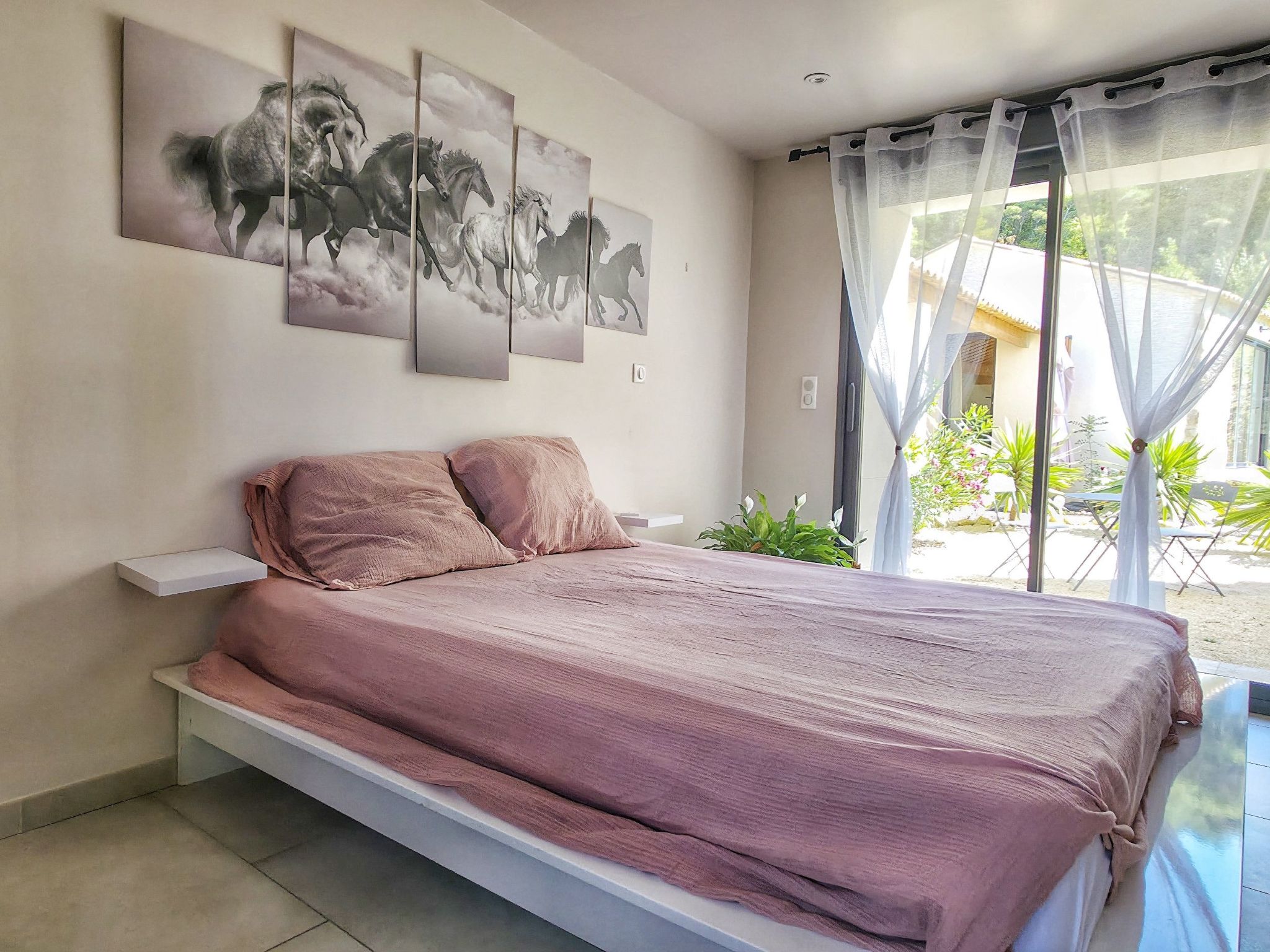 Bauernhaus aus Stein mit schöner Aussicht "Mas de Lysis".-Image-tags.info