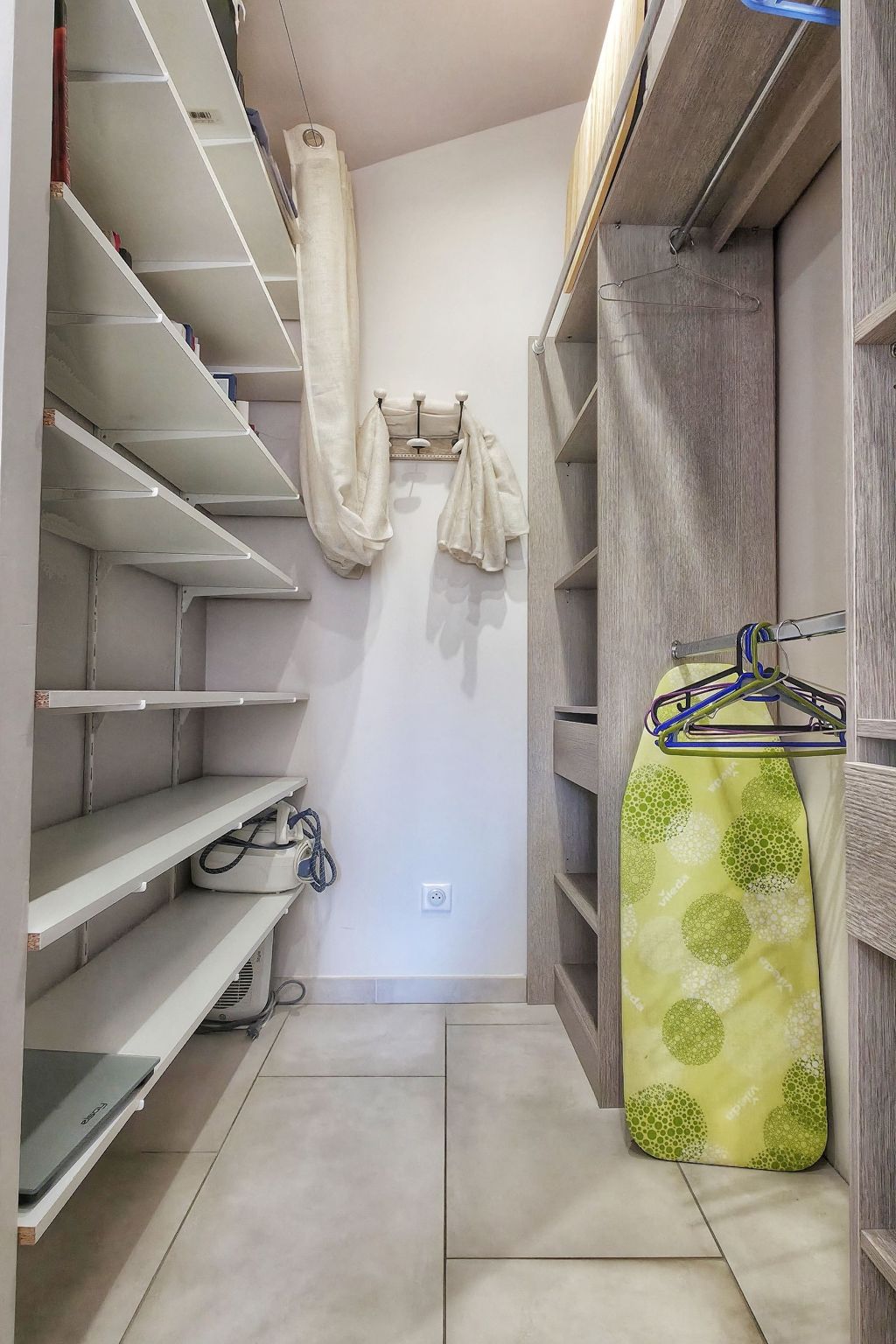 Bauernhaus aus Stein mit schöner Aussicht "Mas de Lysis".-Image-tags.info