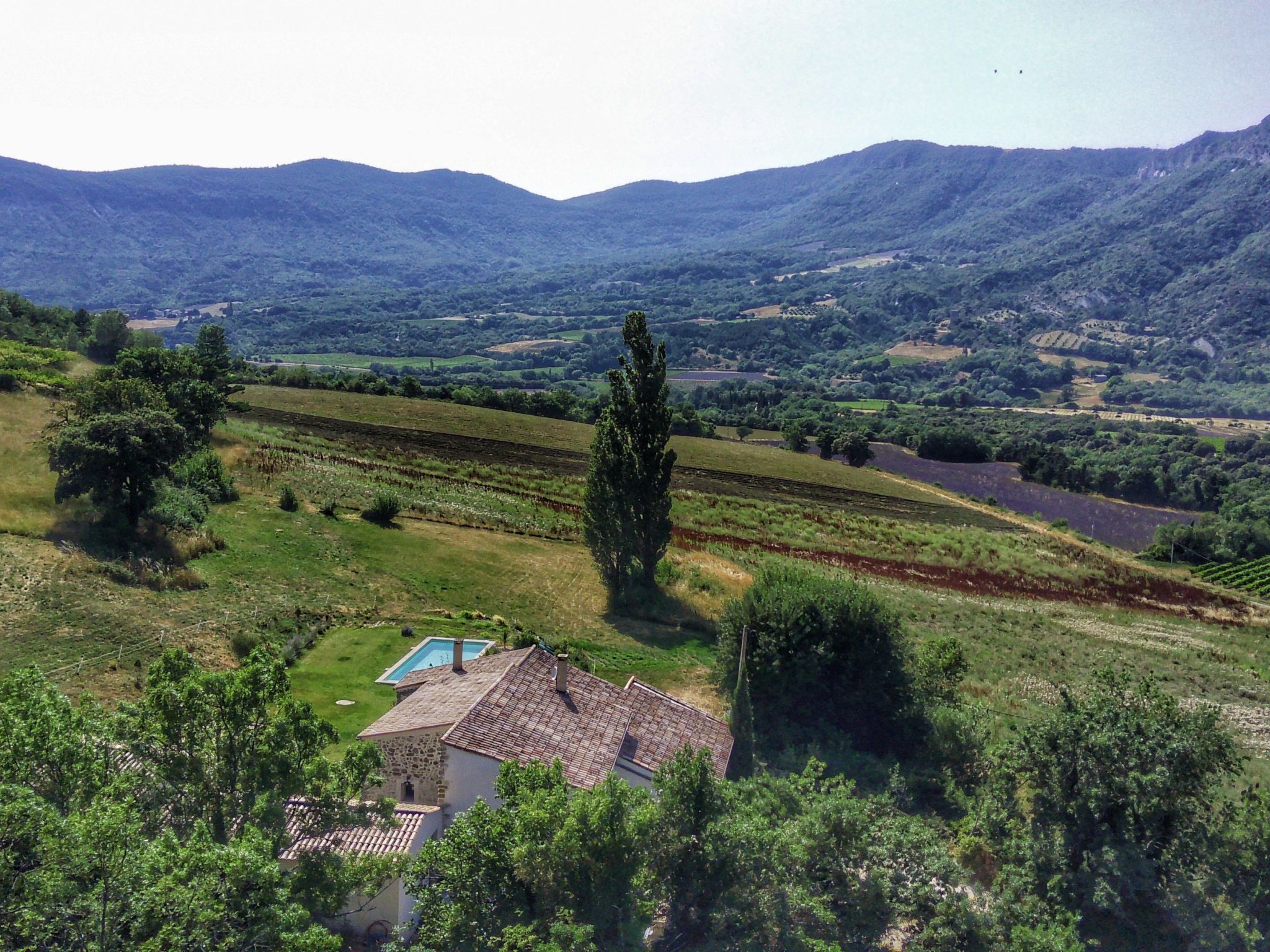 Bauernhaus aus Stein mit schöner Aussicht "Mas de Lysis".-Image-tags.info
