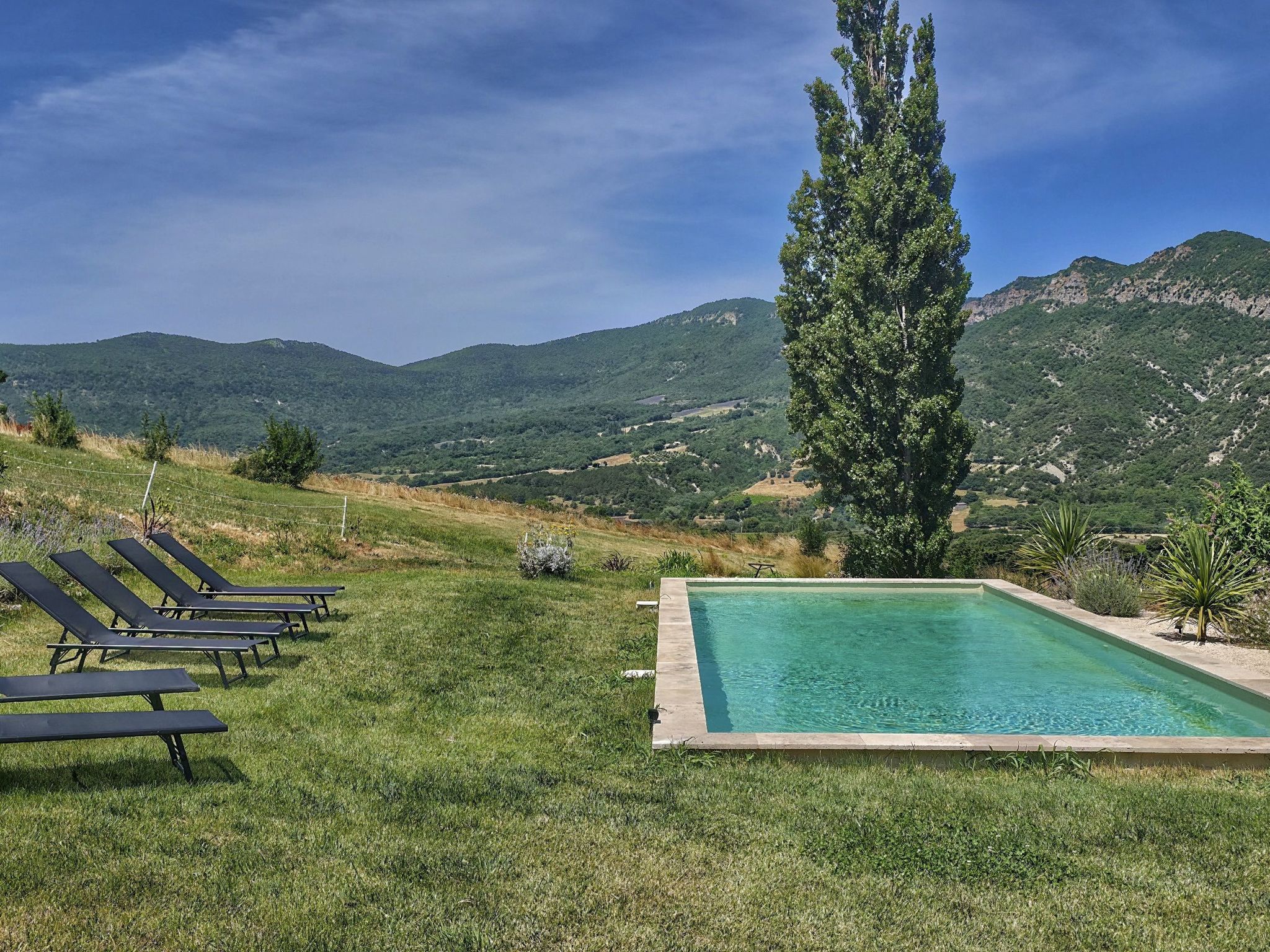 Bauernhaus aus Stein mit schöner Aussicht "Mas de Lysis".-Image-tags.info