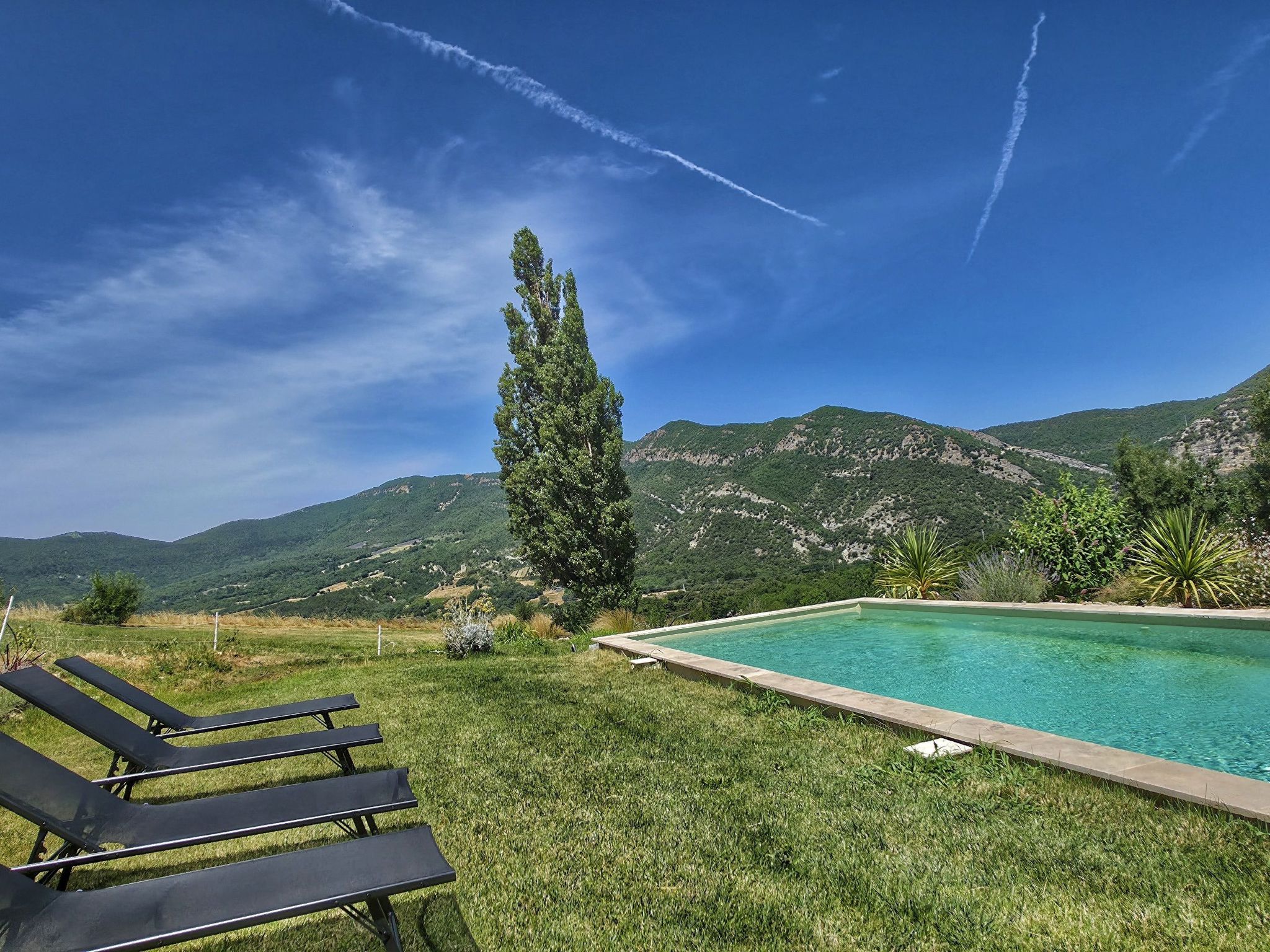Bauernhaus aus Stein mit schöner Aussicht "Mas de Lysis".-Image-tags.info