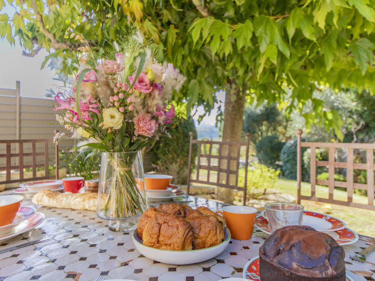 Search and Stay destination Vinsobres, Auvergne-Rhône-Alpes - France from AU$ 167. Lumière