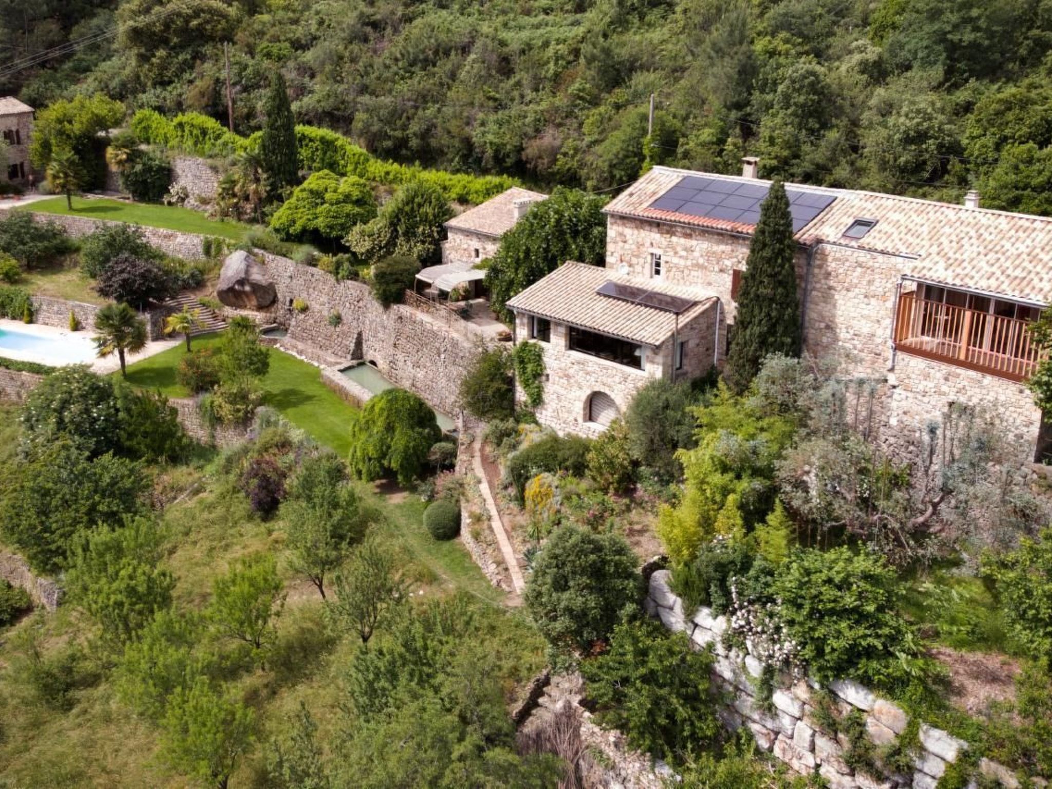 Vakantiehuis met privé zwembad in Largentière (Frankrijk) voor 14 personen