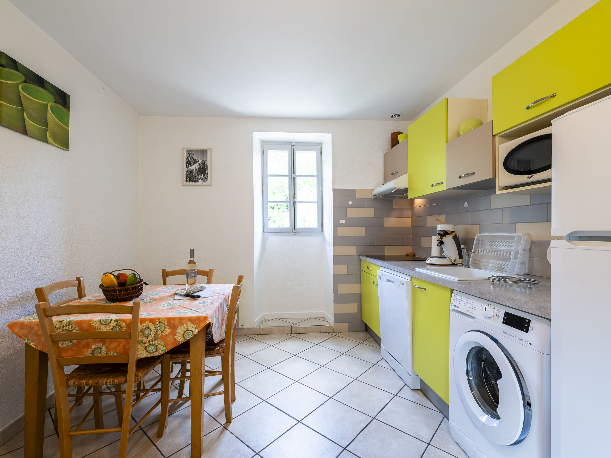 Maison Le Moulin – Cuisine et coin repas, photo 12 sur 27
