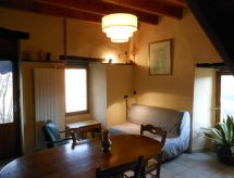 Historisch Vakantiehuis in Ardèche: Gîte de Chapelèche Les Genêts nabij Gluiras - thumbnail 3