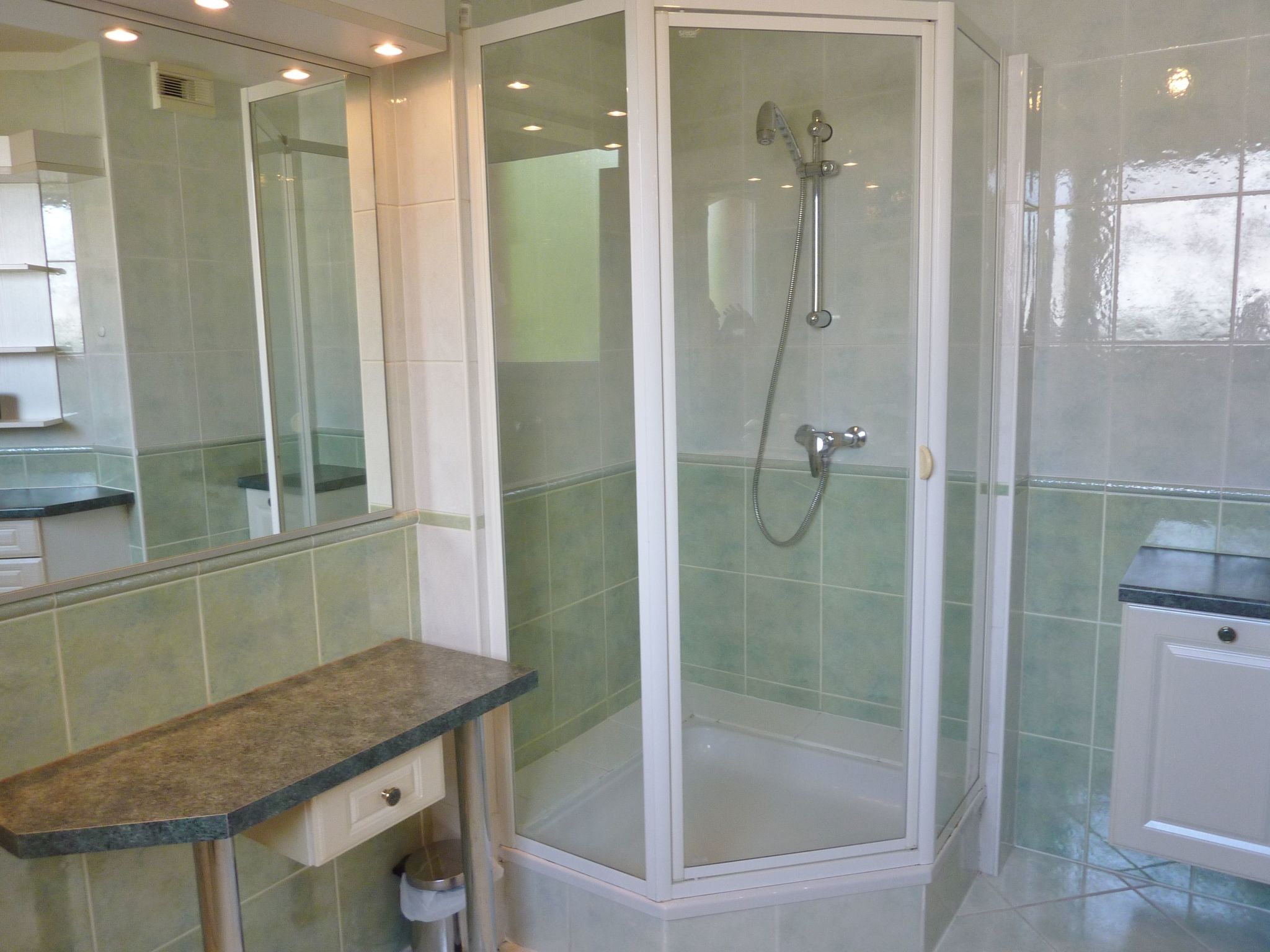 Für 14 Personen + 1 Kind ca. 275 m&sup2;in Damelevières, Lothringen (Meurthe-et - Dedans