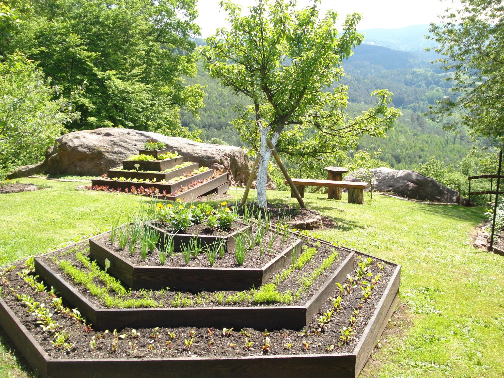 Das Gîte Fleuri mit einer herrlichen Aussicht-Binnen