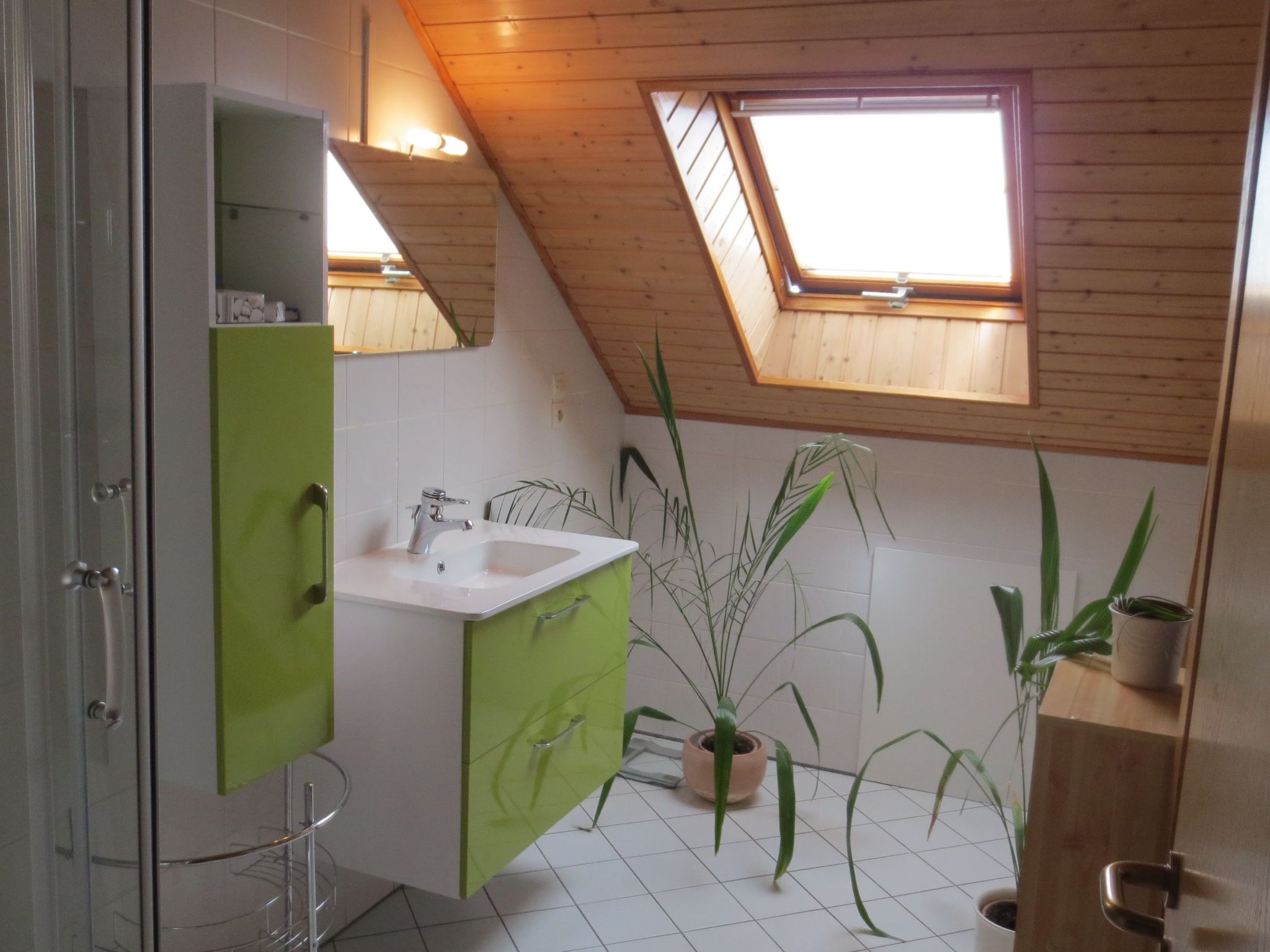 LES BRIMBELLES-Binnen