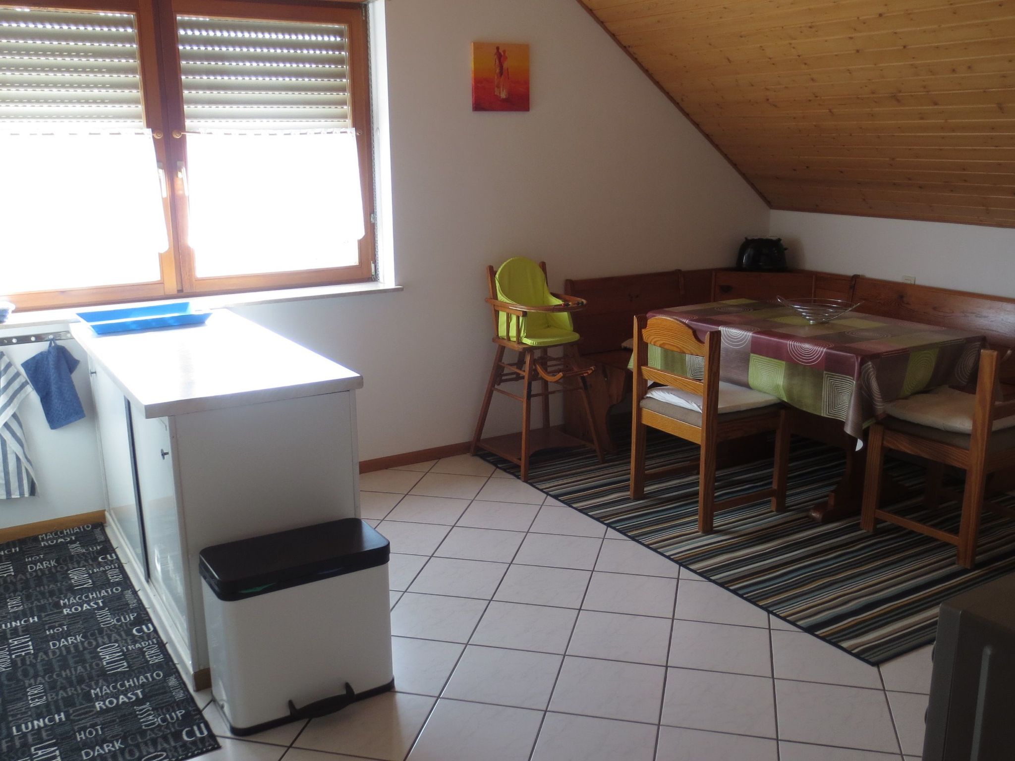 LES BRIMBELLES-Binnen