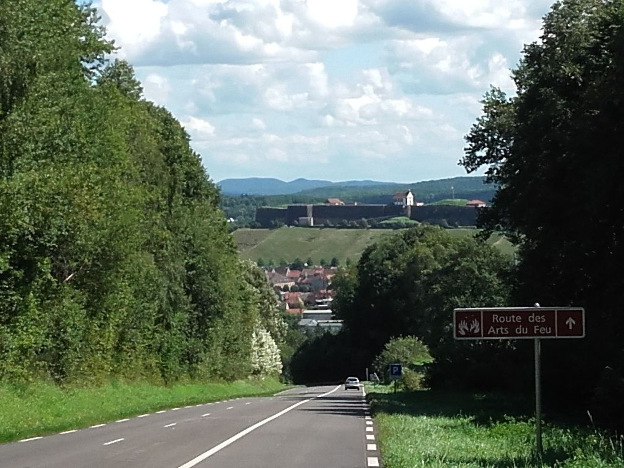 LES BRIMBELLES-Binnen