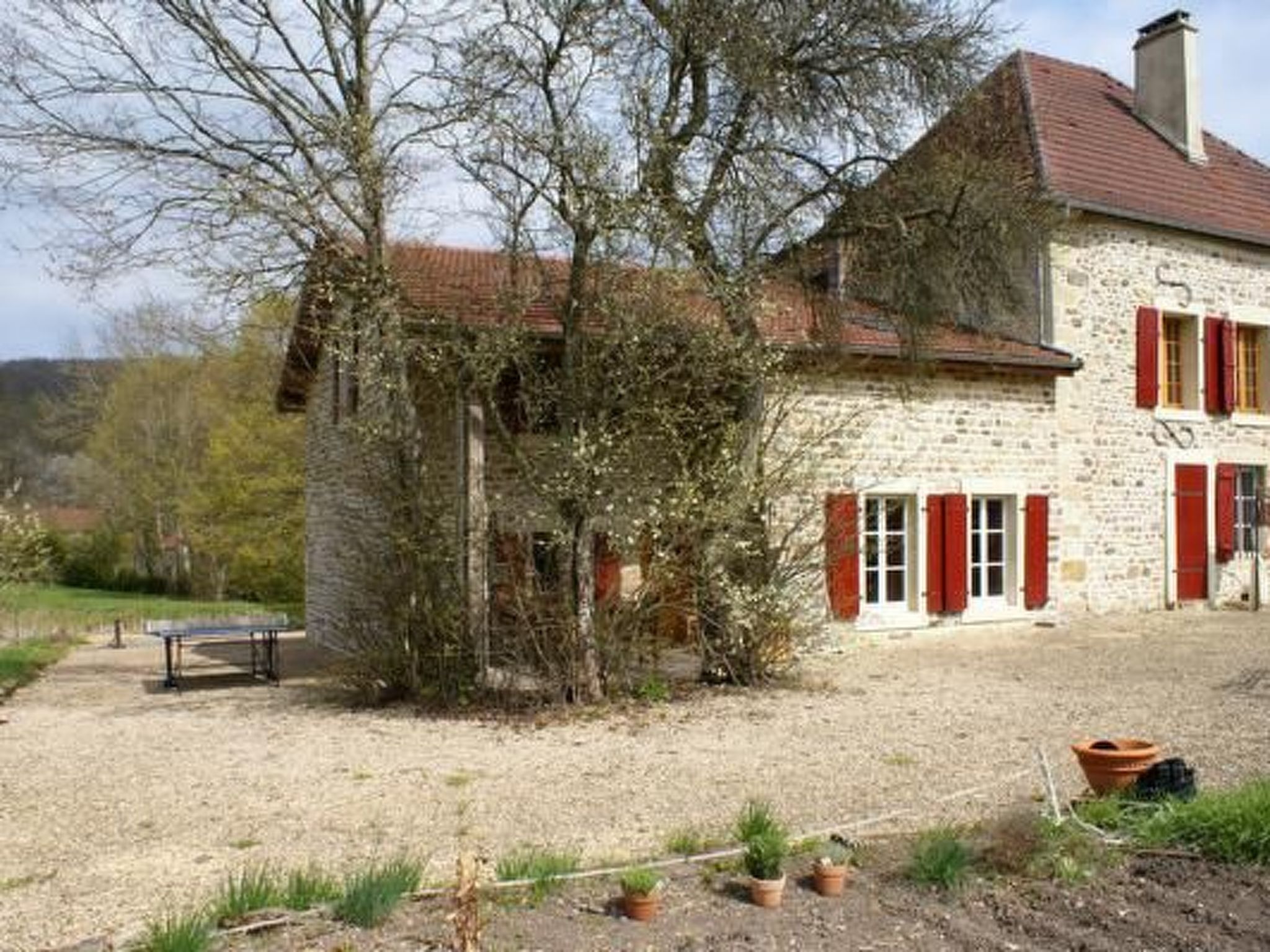 in Le Châtelet-Sur-Meuse mit Grill, Garten und Terrasse