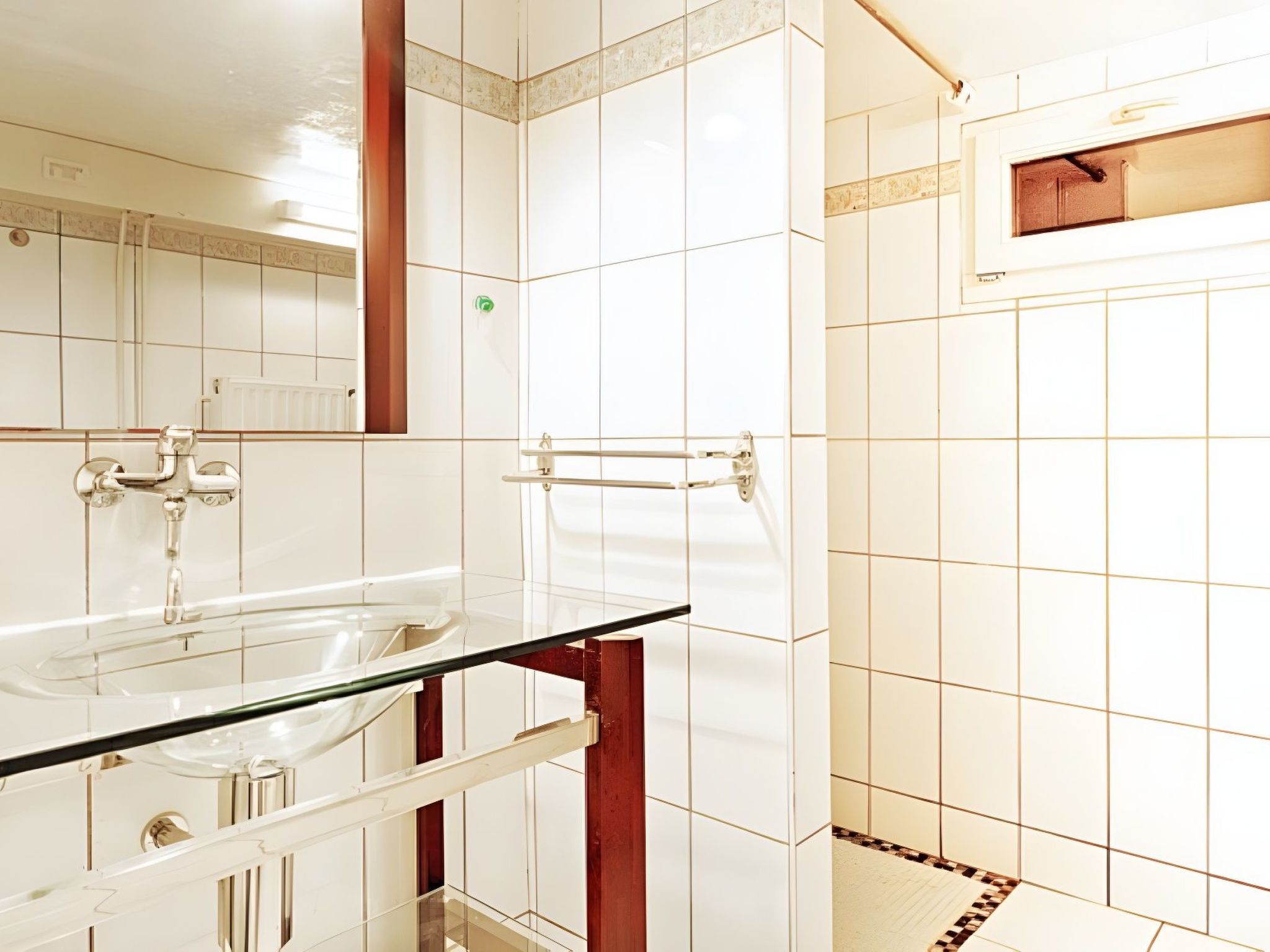 Le Chalet Sous Les Sapins, mit Swimmingpool, Sauna-Binnen