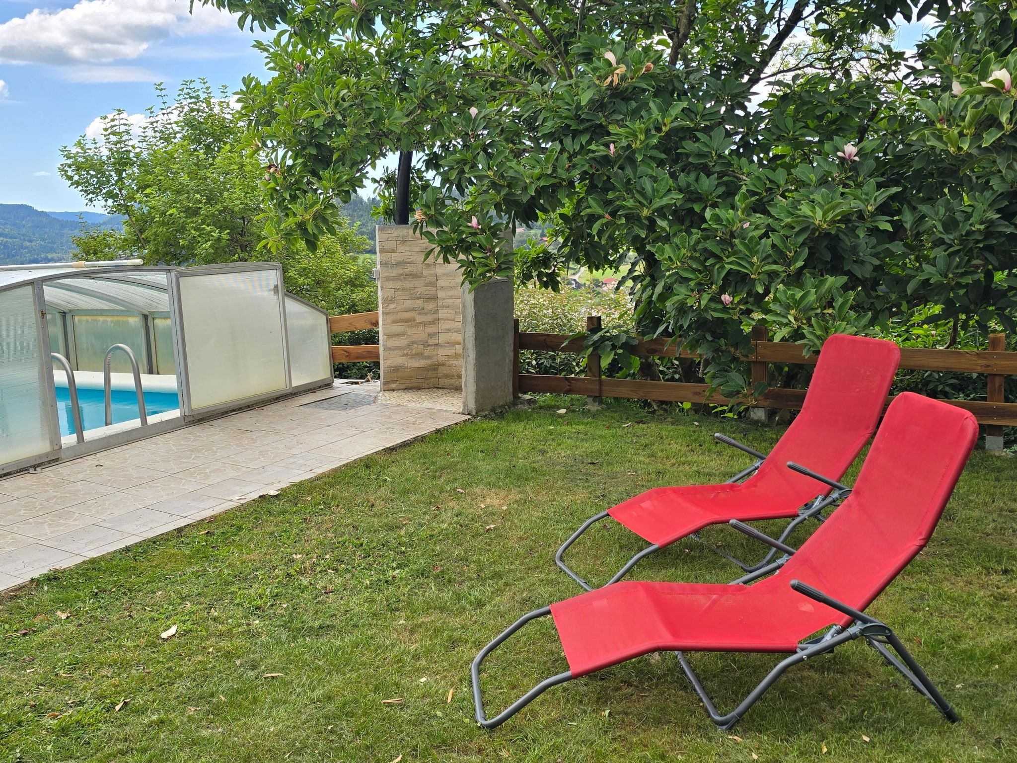 Le Chalet Sous Les Sapins, mit Swimmingpool, Sauna-Binnen