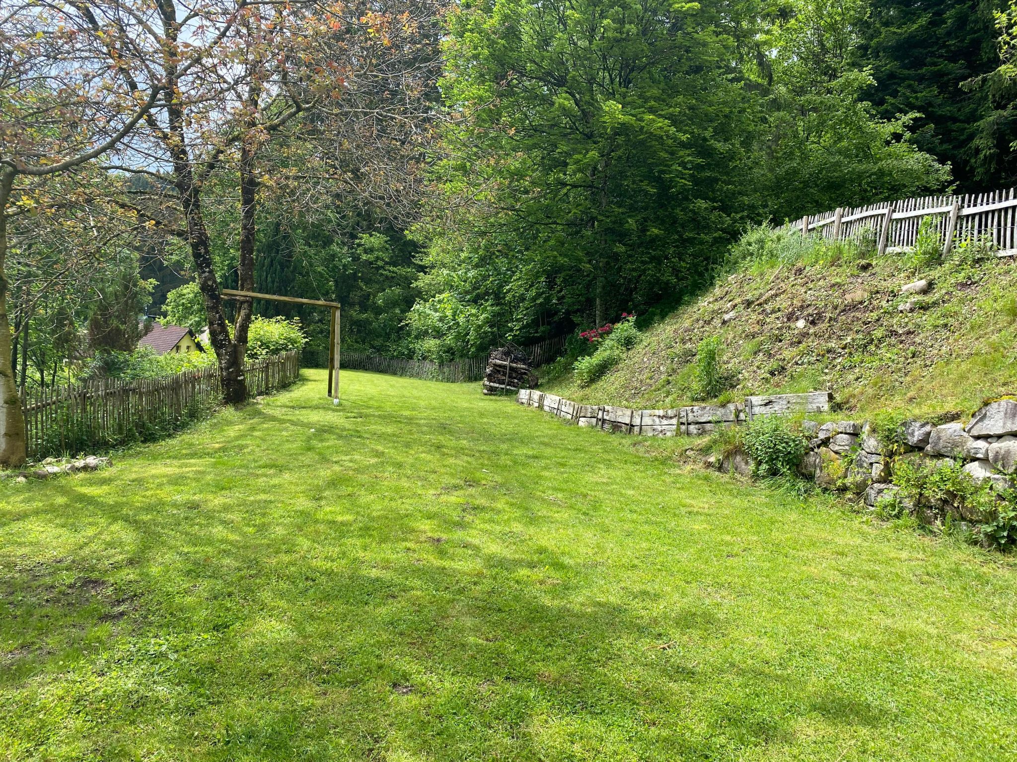 In Ventron mit eingezäuntem Garten-Binnen