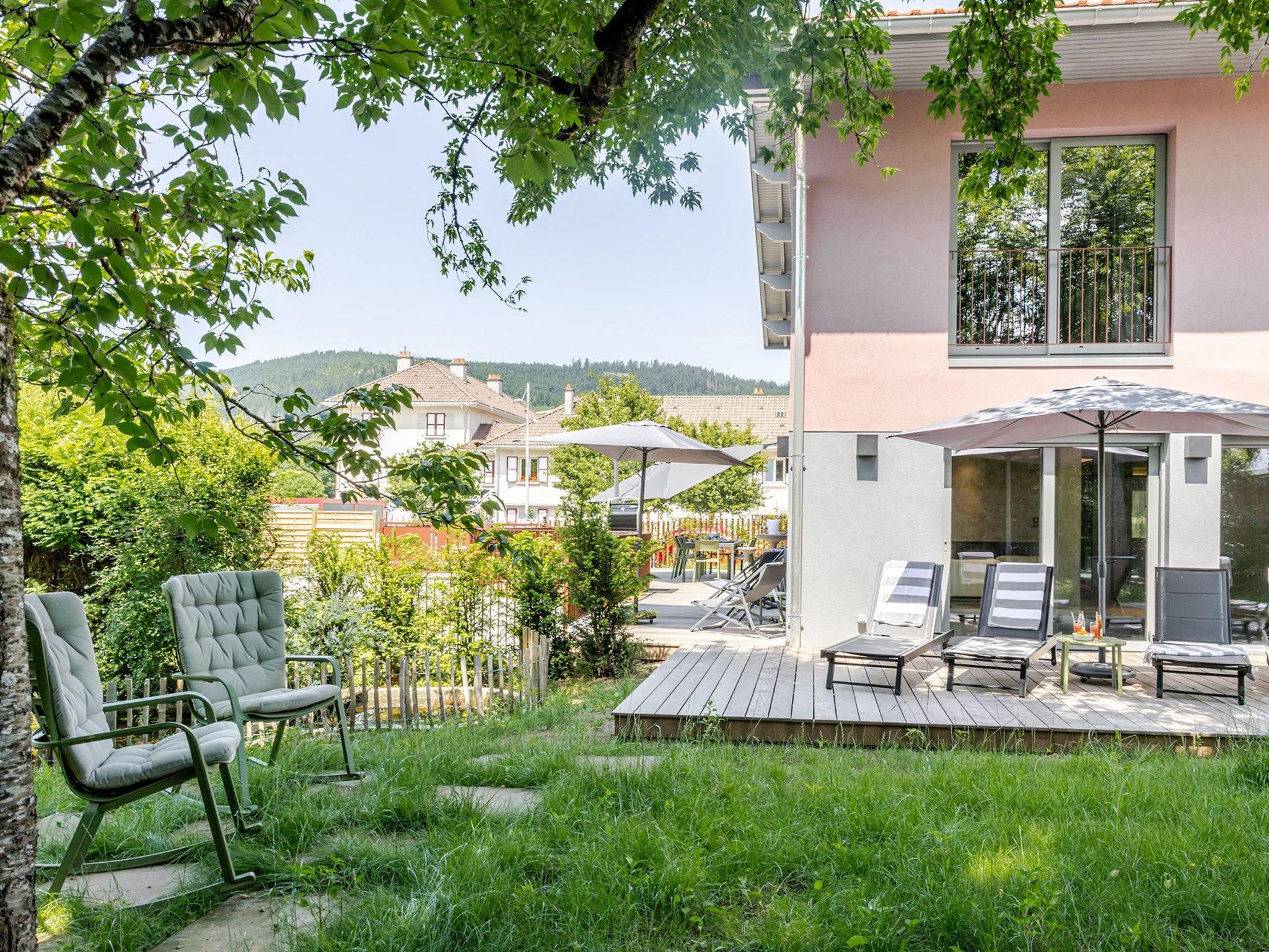 Photo of Loge aux Loups, Innenpool, Sauna, nahe am See