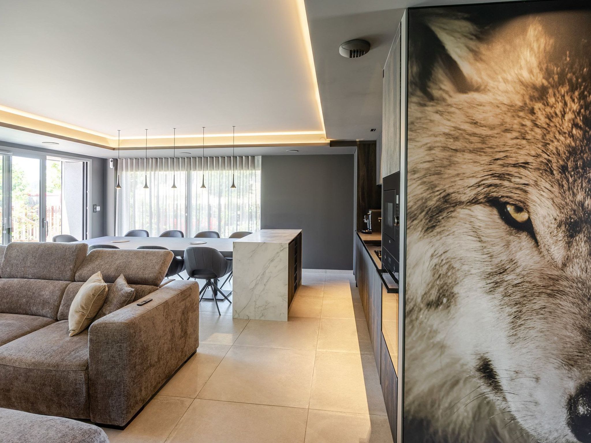 Photo of Loge aux Loups, Innenpool, Sauna, nahe am See