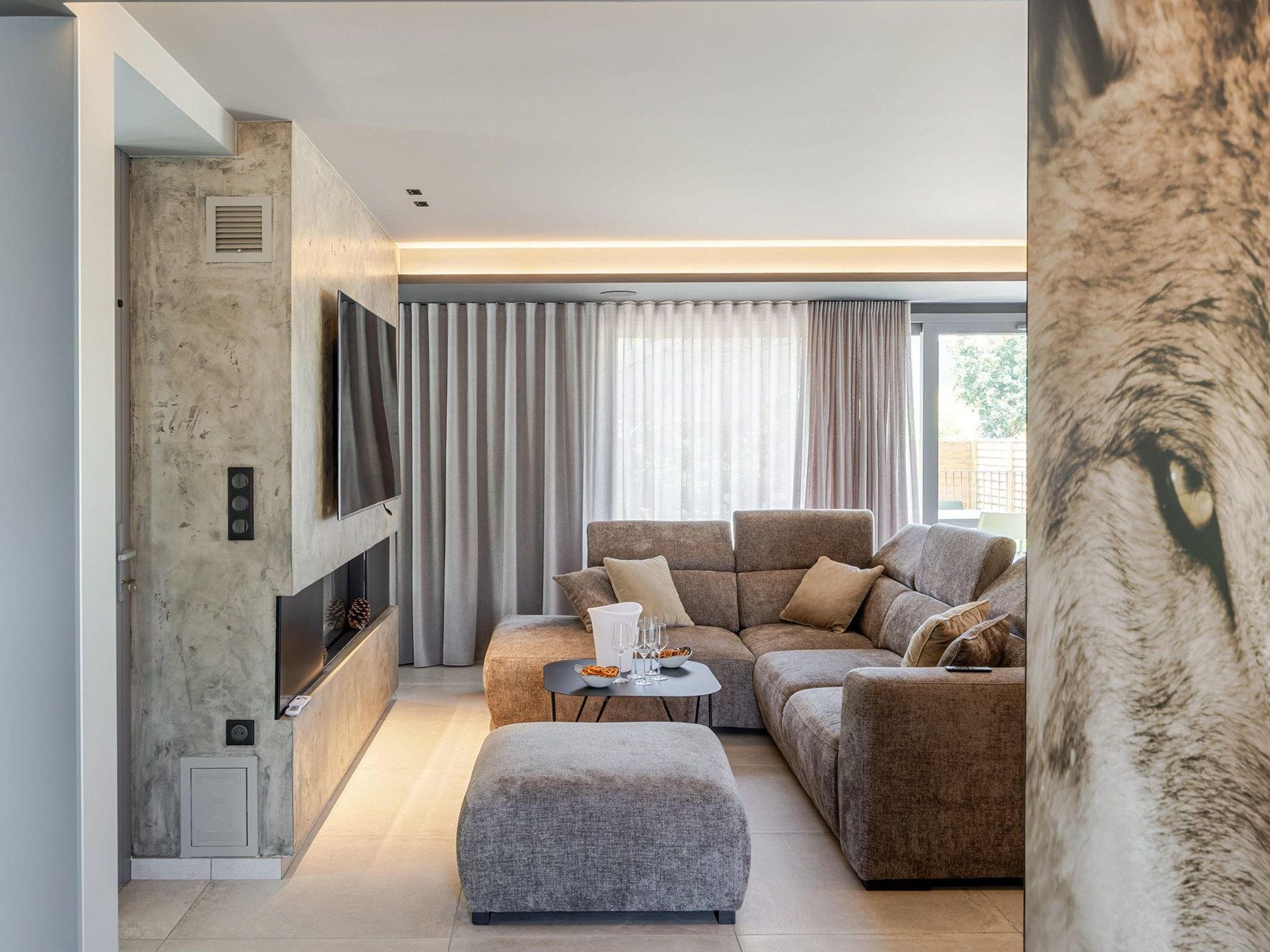 Photo of Loge aux Loups, Innenpool, Sauna, nahe am See