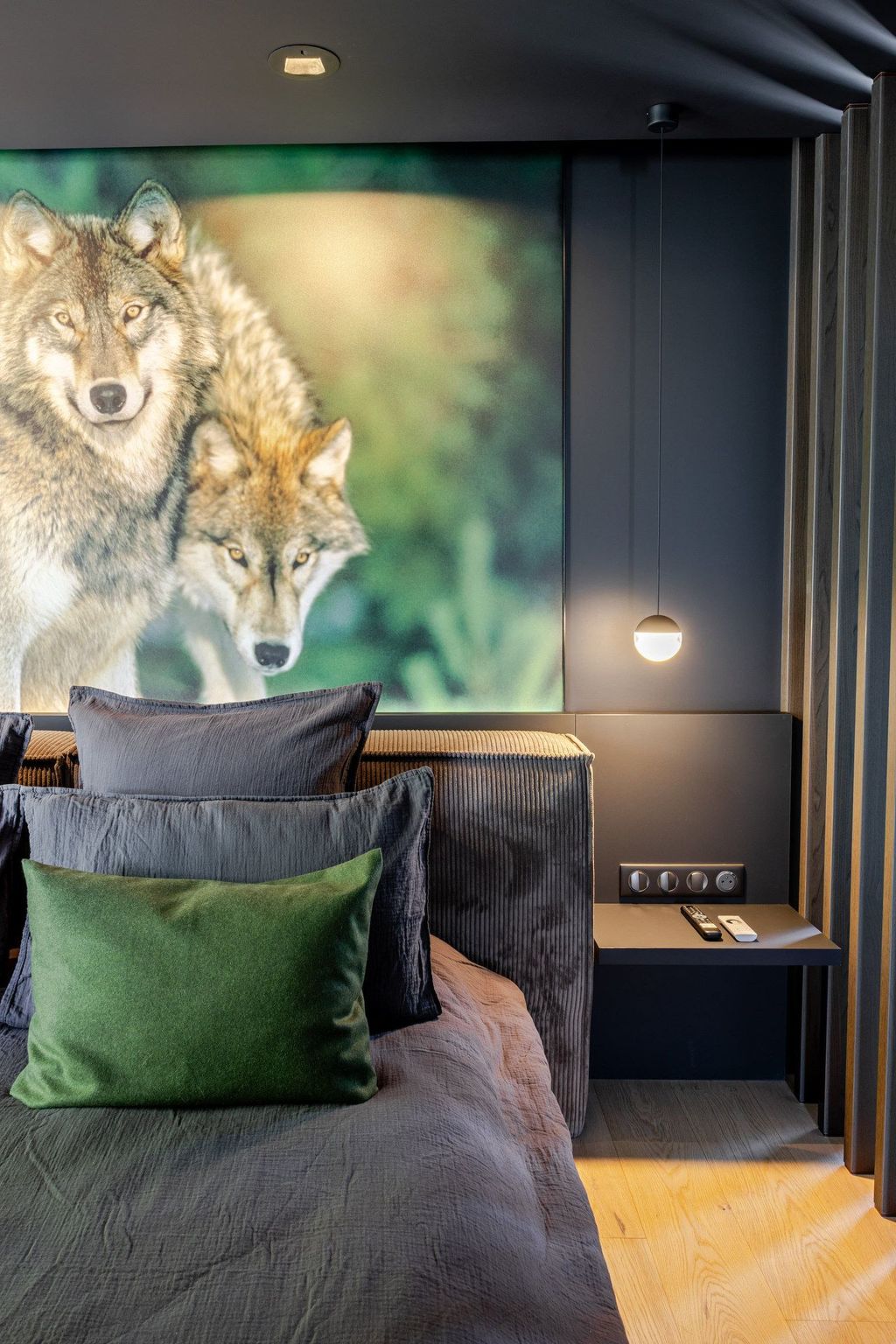 Photo of Loge aux Loups, Innenpool, Sauna, nahe am See