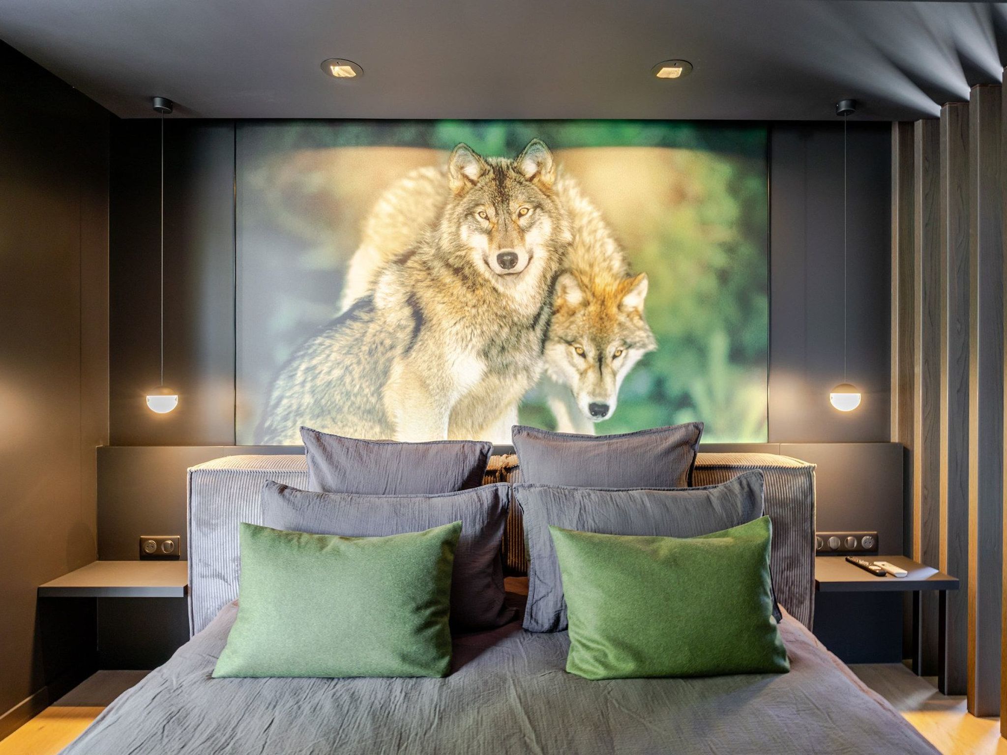 Photo of Loge aux Loups, Innenpool, Sauna, nahe am See