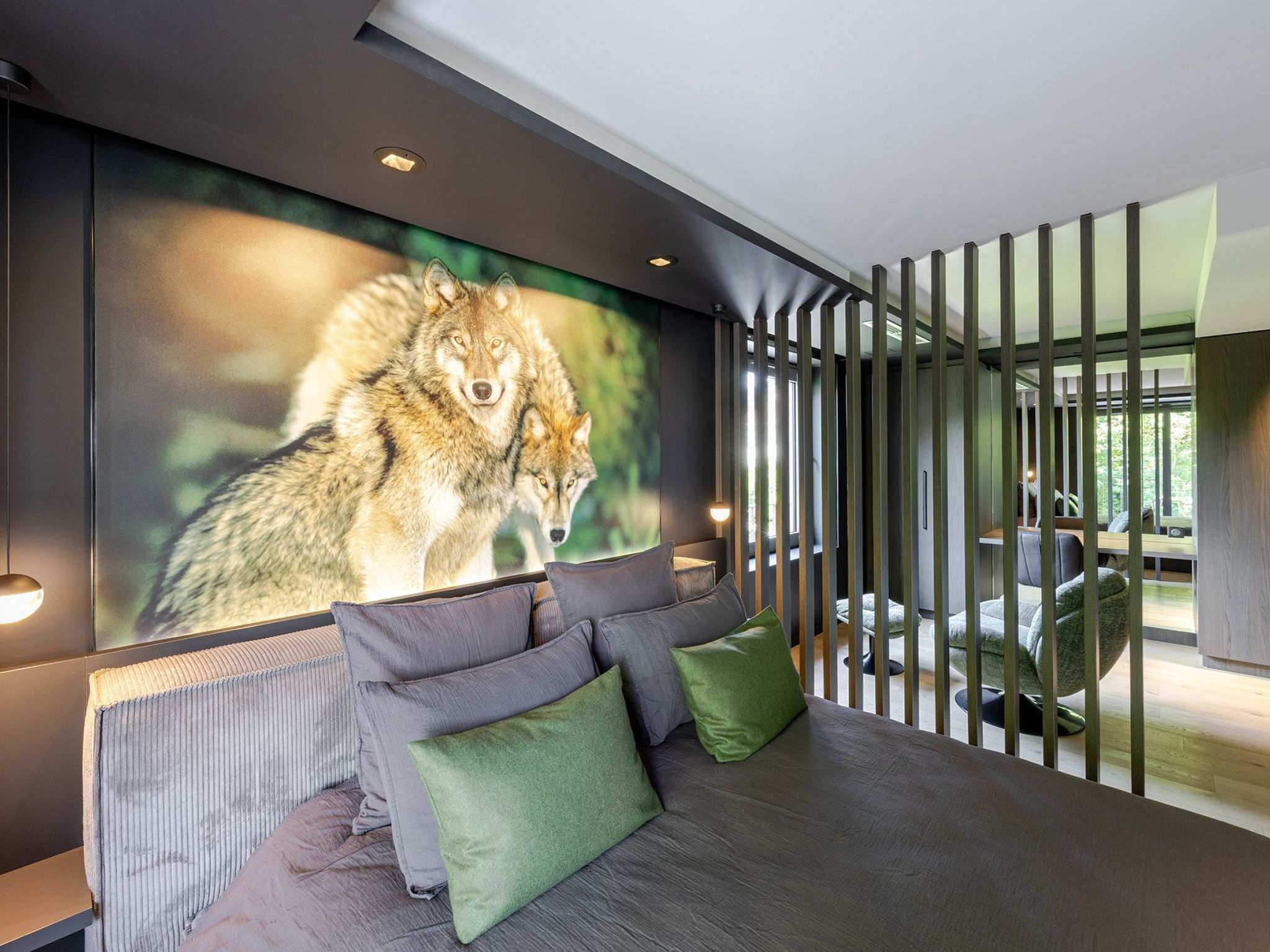 Photo of Loge aux Loups, Innenpool, Sauna, nahe am See