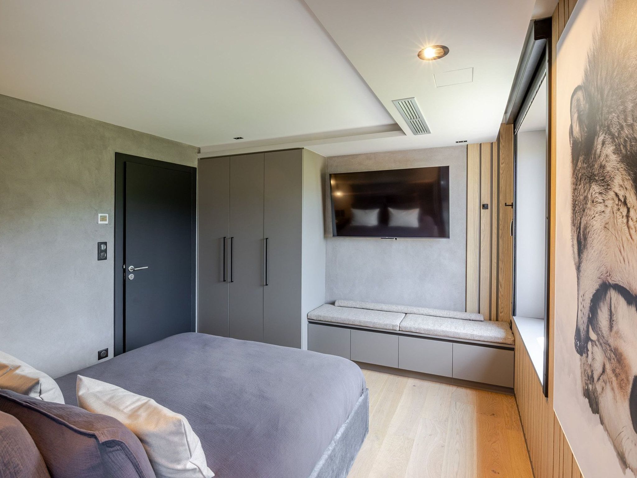 Photo of Loge aux Loups, Innenpool, Sauna, nahe am See