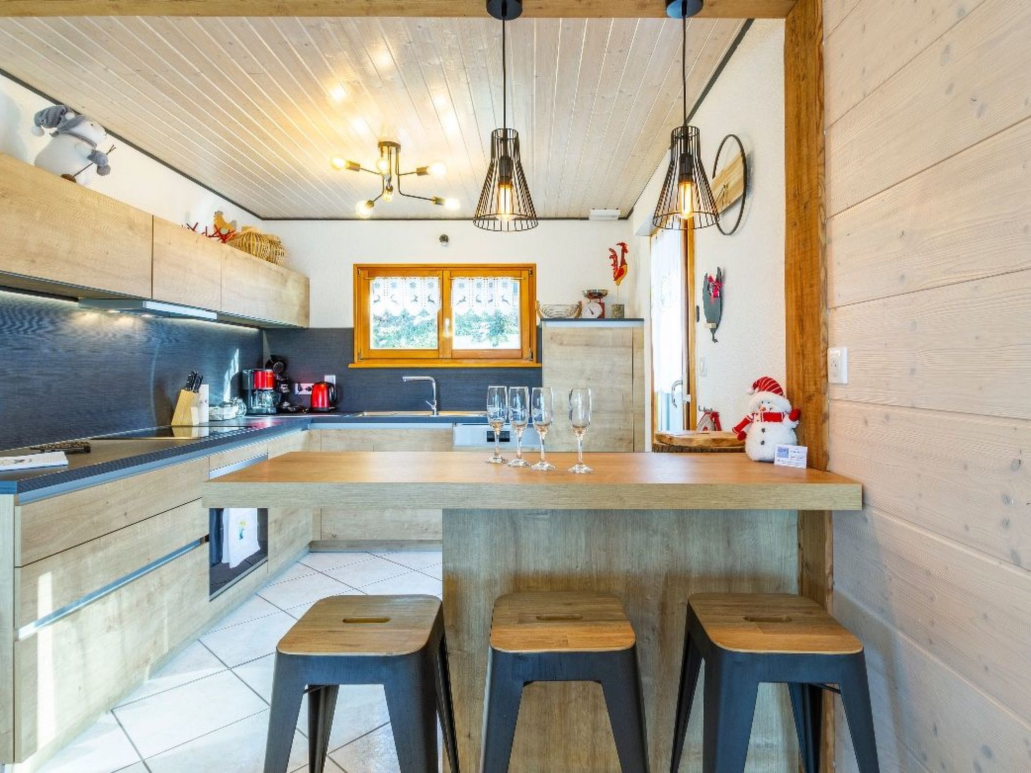 Chalet "Le Flocon Bleu" mit Blick auf das Wasser-Image-tags.info