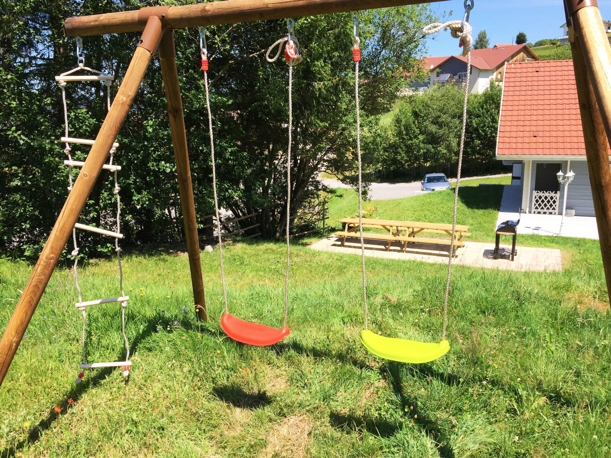 Chalet "Le Flocon Bleu" mit Blick auf das Wasser-Image-tags.info