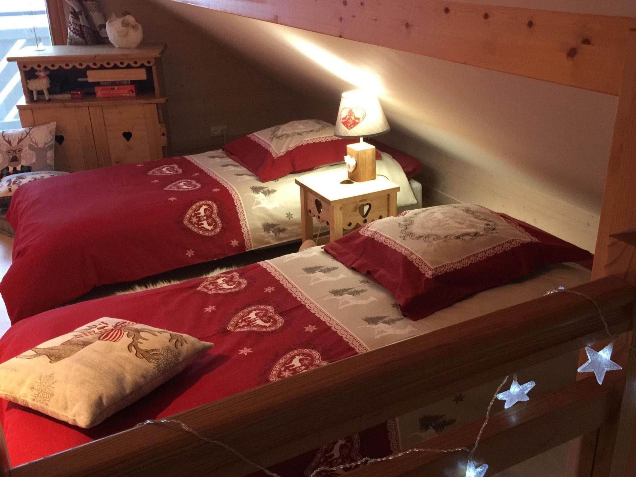 Chalet "Le Flocon Bleu" mit Blick auf das Wasser-Image-tags.info