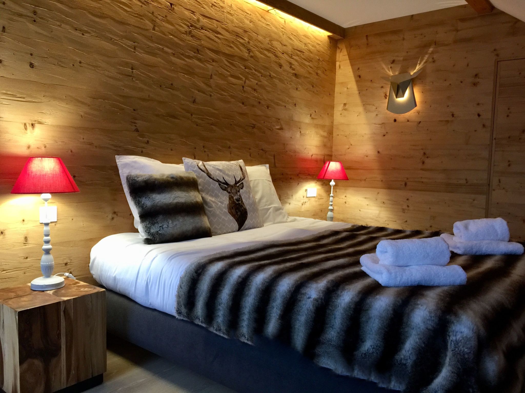 Chalet "Le Flocon Bleu" mit Blick auf das Wasser-Image-tags.info