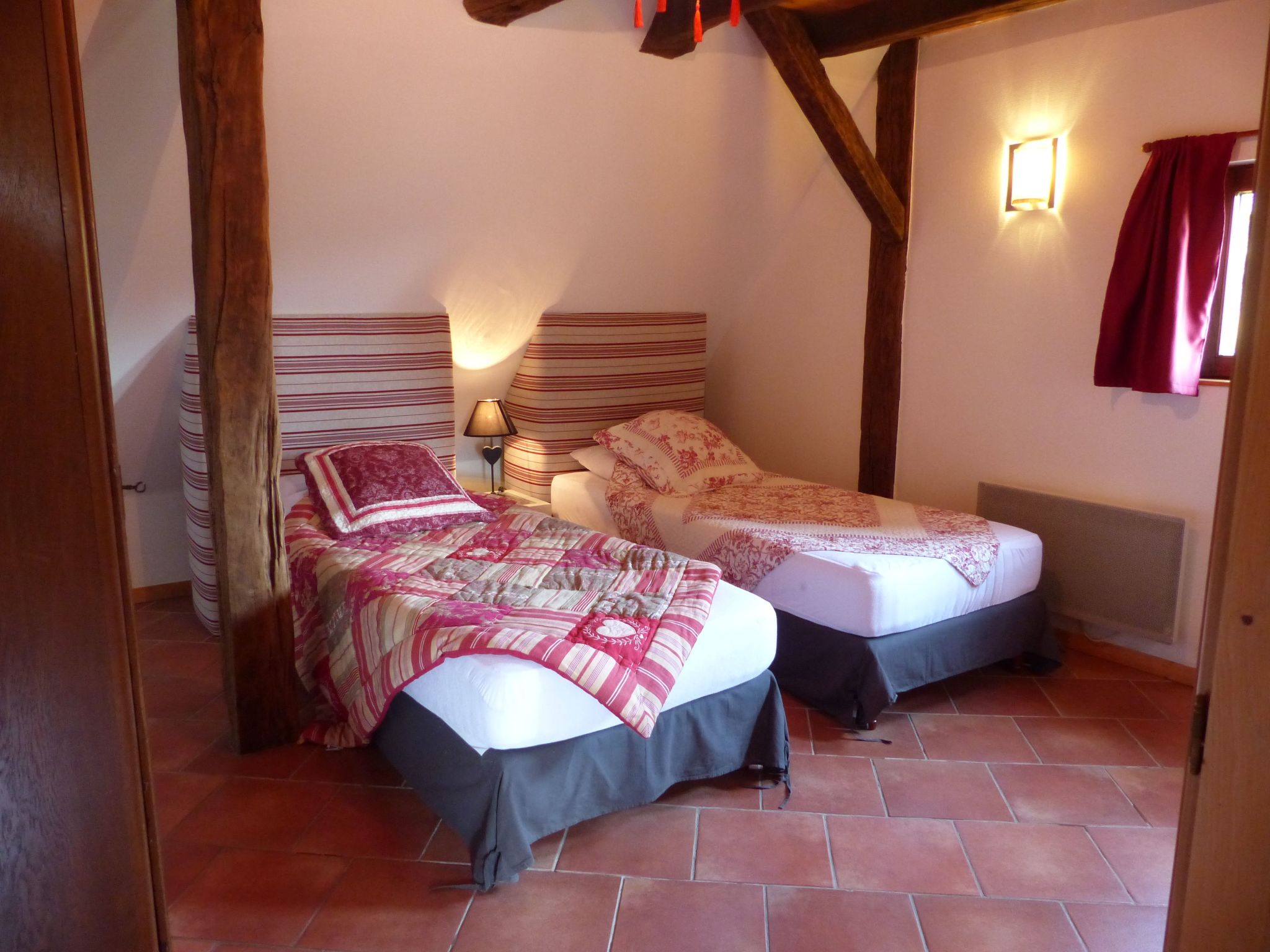 Domäne mit Terrasse, Grill und Garten-Drinnen