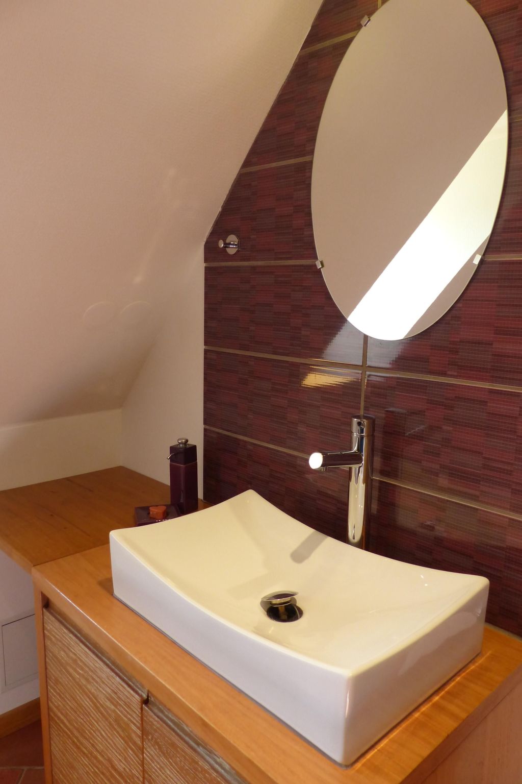 Domäne mit Terrasse, Grill und Garten-Image-tags.info