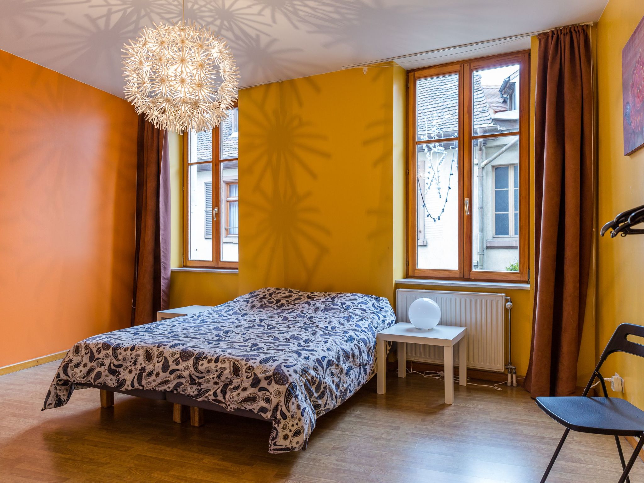 Mit zwei Garagenstellplätzen-Binnen