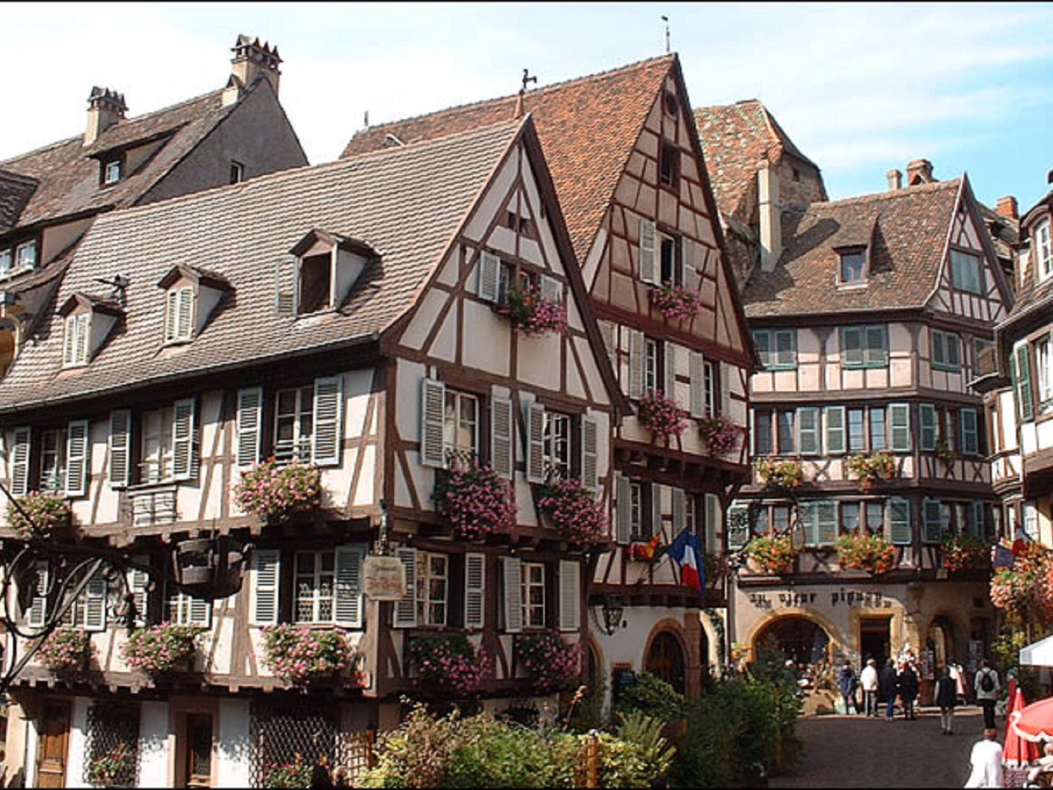 Mit zwei Garagenstellplätzen-Binnen