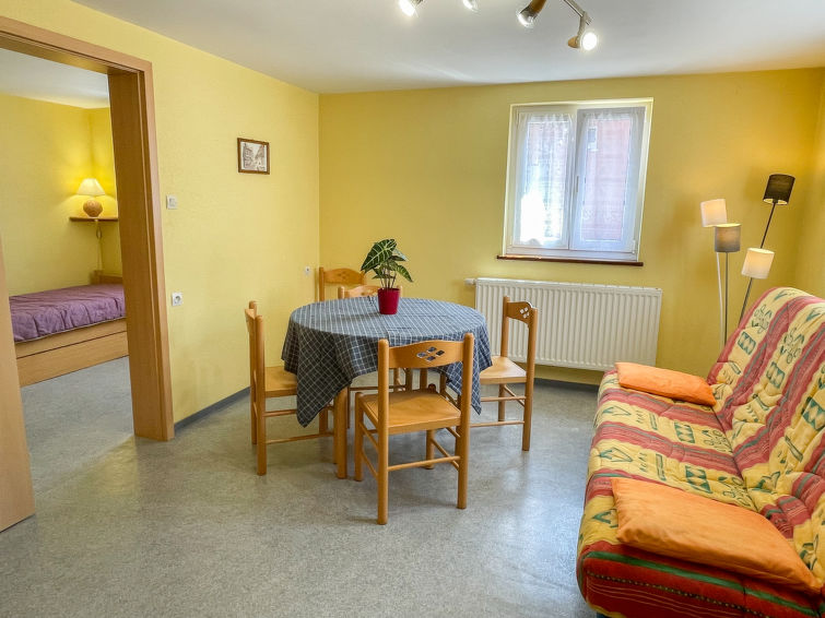 Search and Stay destination Marckolsheim, Grand Est - France from AU$ 165. Résidence jaune et rose