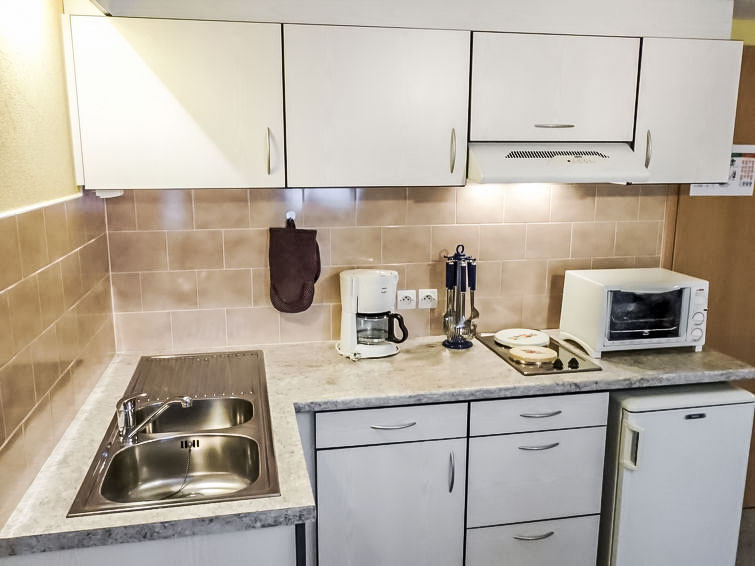 Search and Stay destination Marckolsheim, Grand Est - France from AU$ 165. Résidence jaune et rose