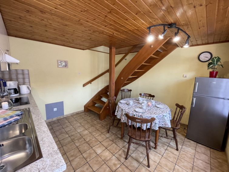 Search and Stay destination Marckolsheim, Grand Est - France from AU$ 175. Résidence jaune et rose