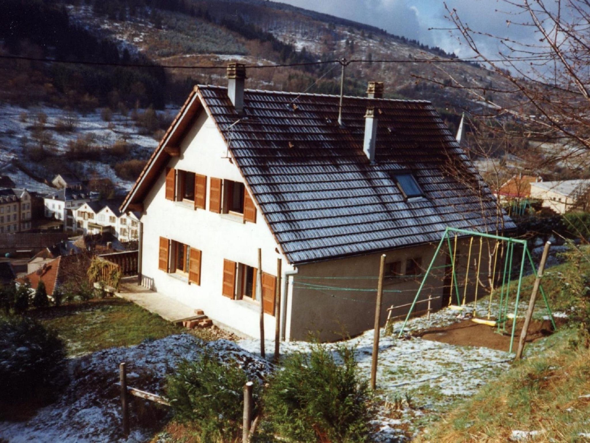 Mit Balkon, Garten und Talblick-Binnen