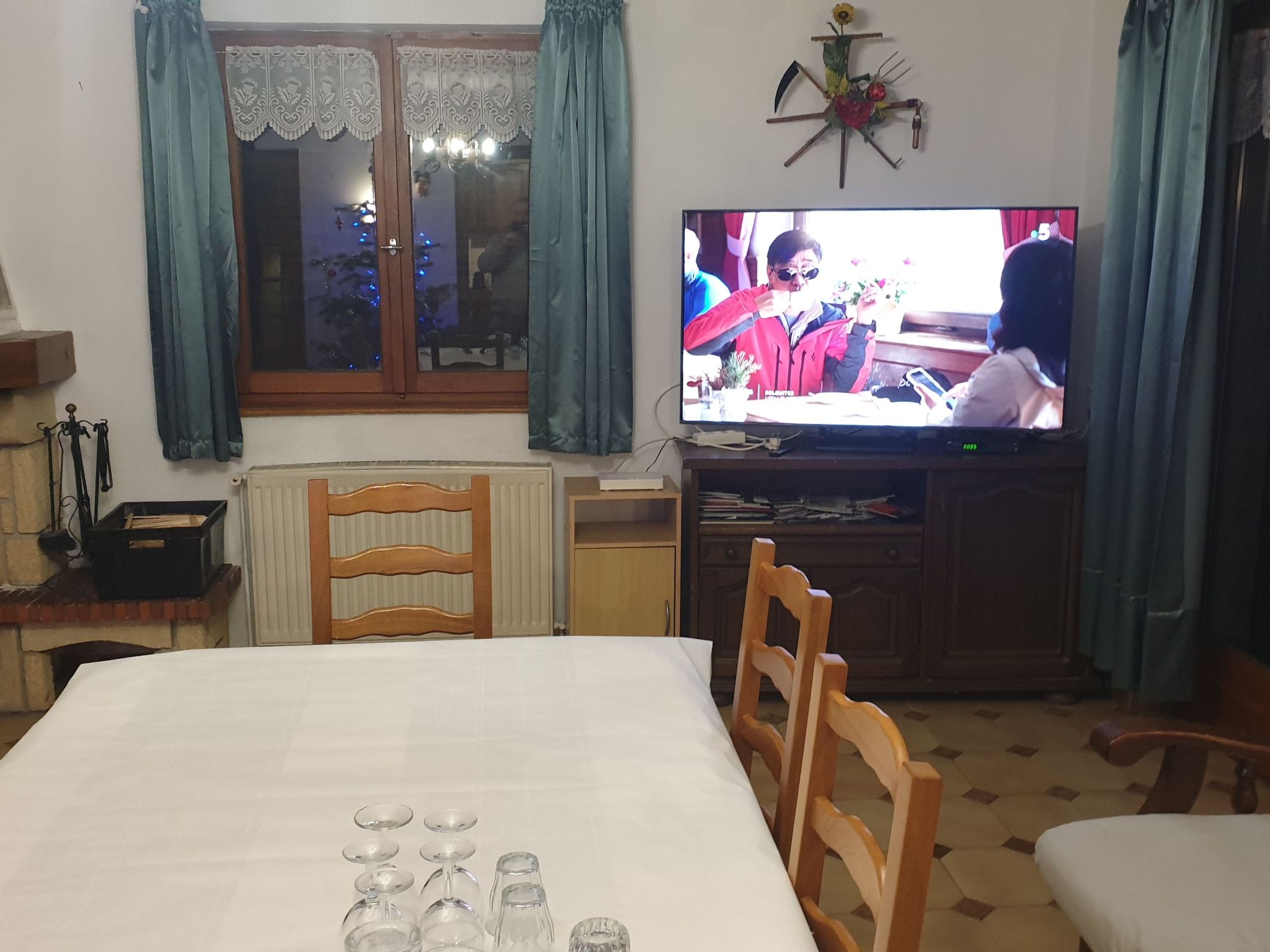 Mit Balkon, Garten und Talblick-Binnen