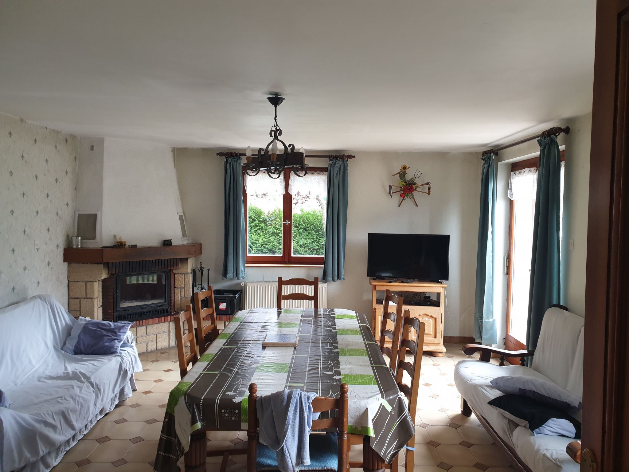 Mit Balkon, Garten und Talblick-Binnen