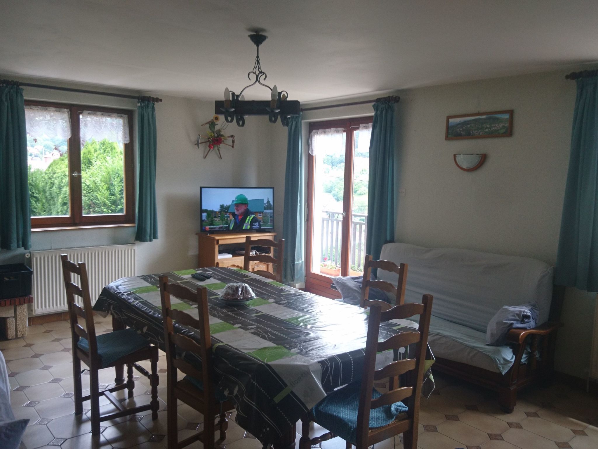 Mit Balkon, Garten und Talblick-Binnen