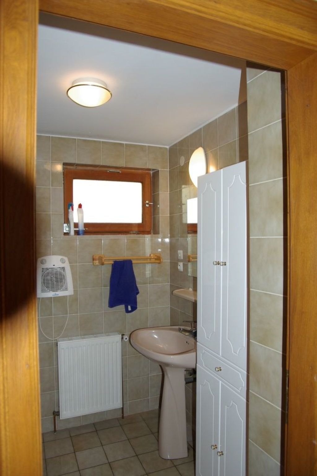 Mit Balkon, Garten und Talblick-Binnen