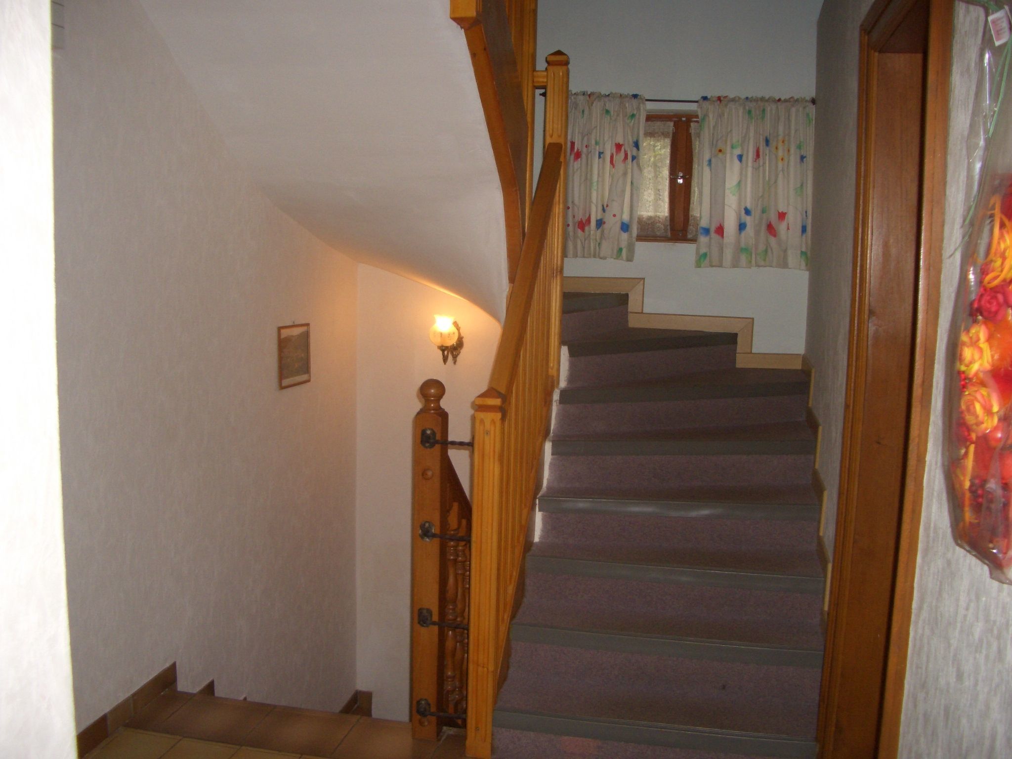 Mit Balkon, Garten und Talblick-Binnen