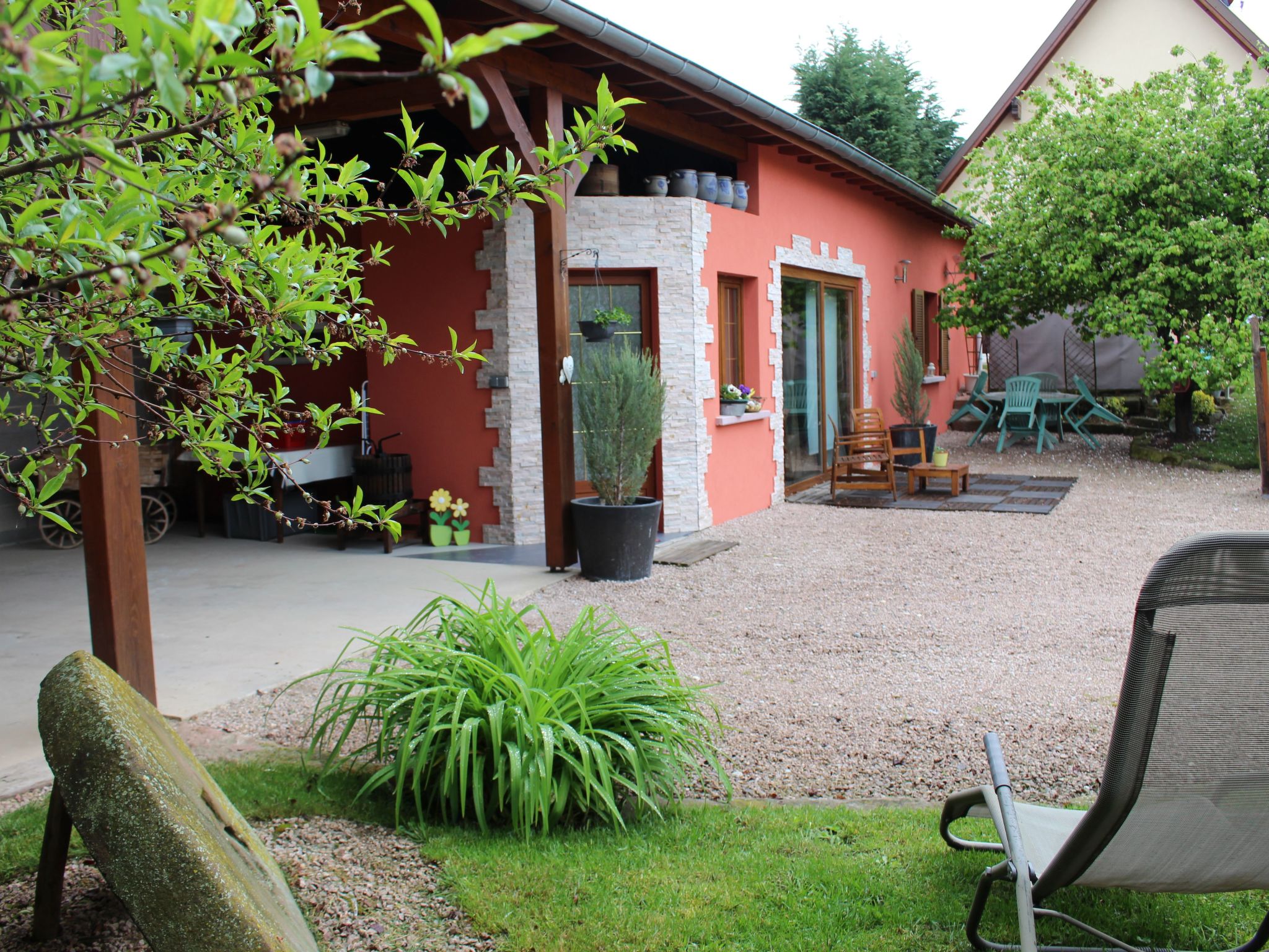 Ruhiges Ferienhaus mit Garten an der Weinstraße