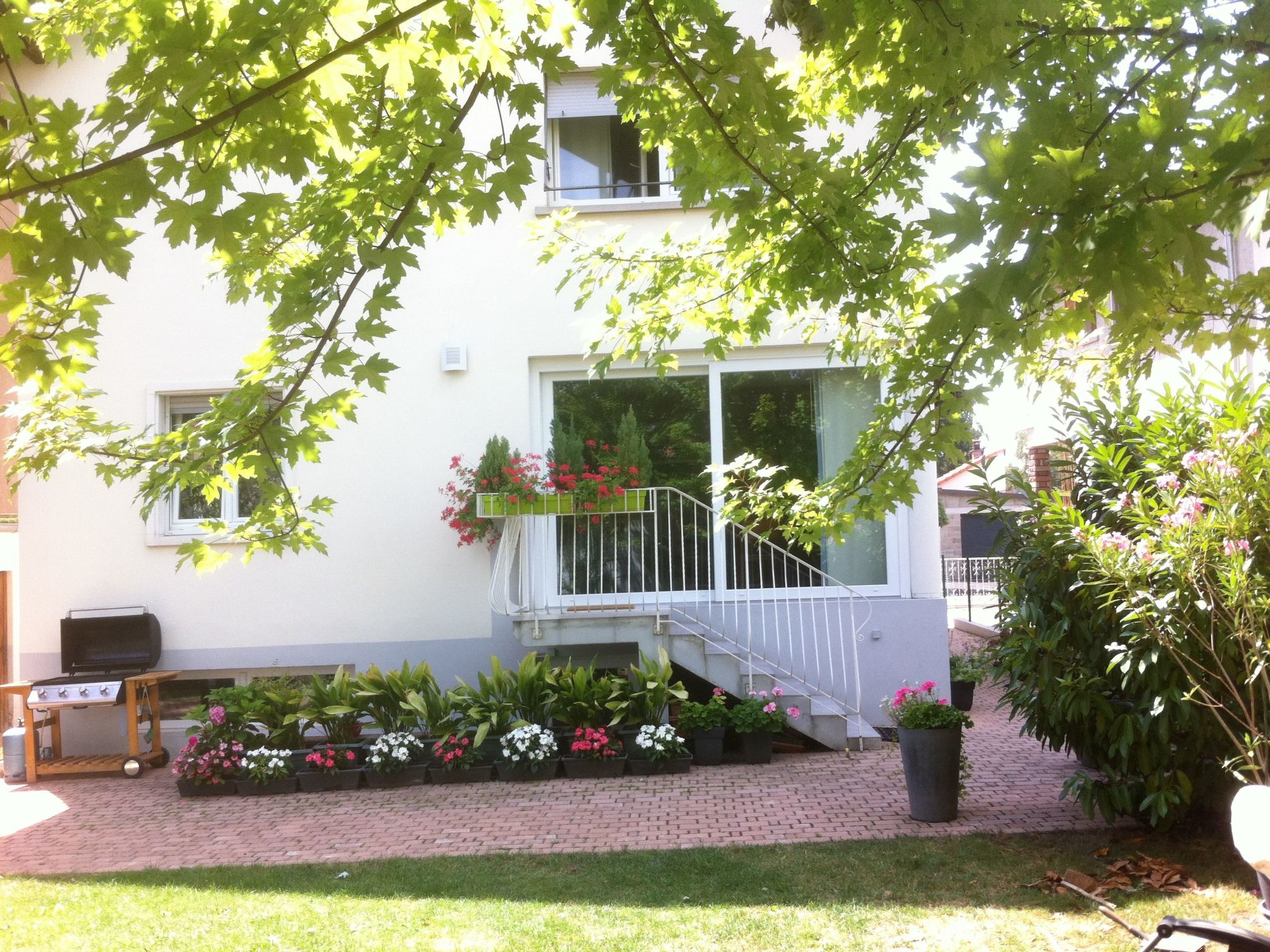 Apartment Le Jardin mit Privatparkplatz-Buiten