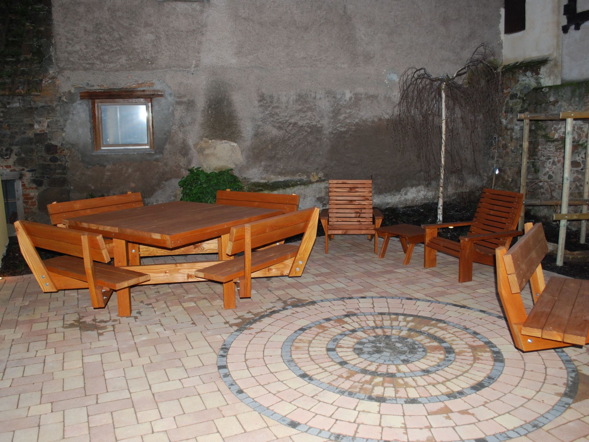 Mit Gemeinschaftsgarten und Grill-Image-tags.info