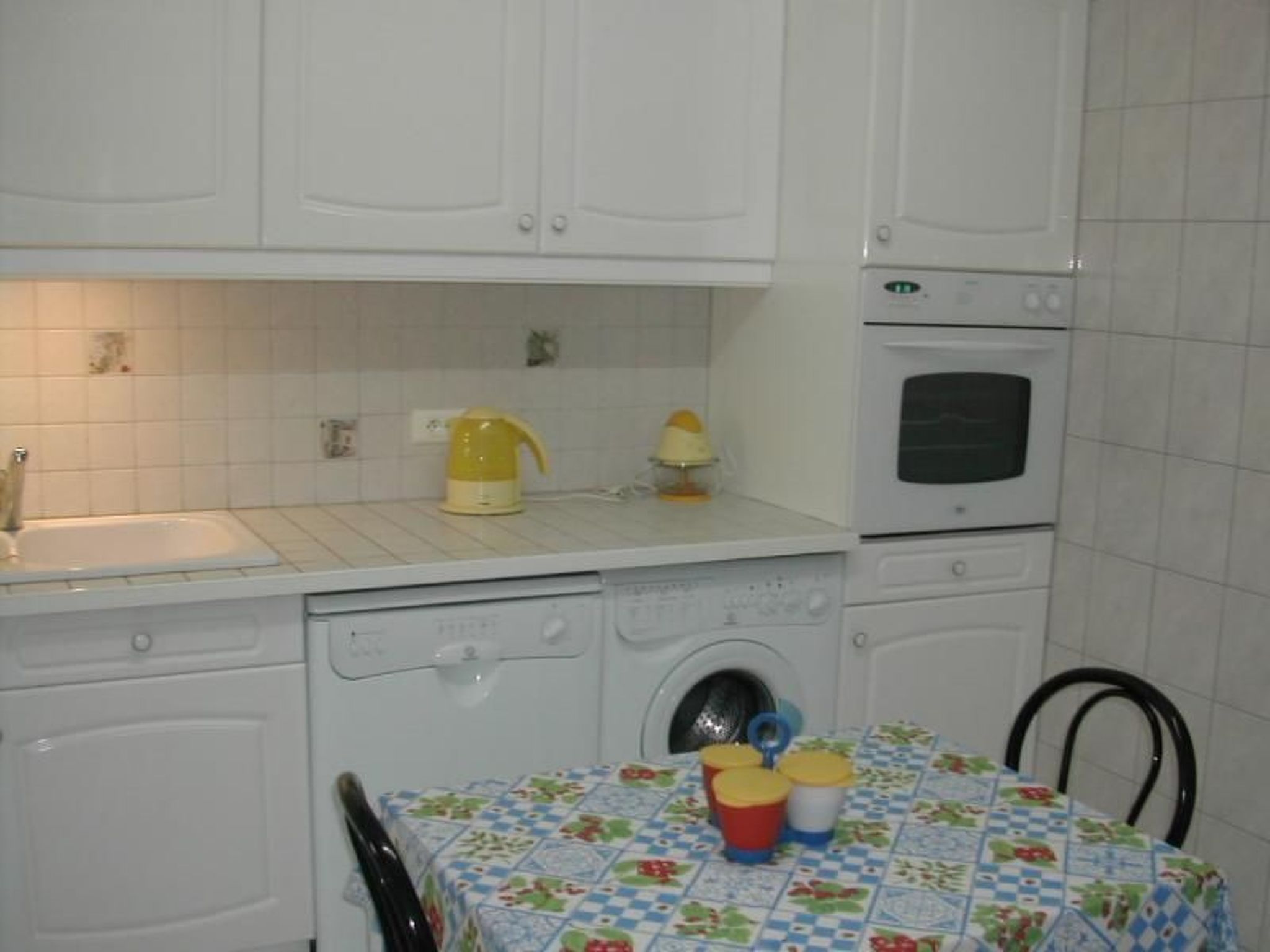 Steinhaus in ländlicher Umgebung mit Pool-Binnen