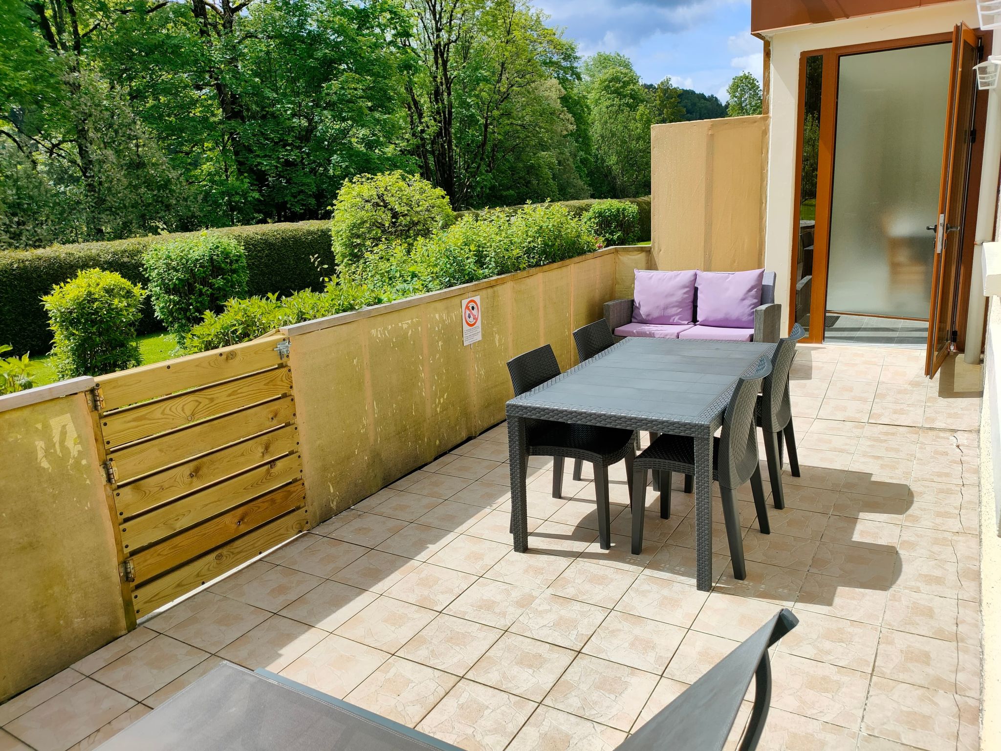 Gite Iris Montagnes du Jura mit Spa Sauna Fluss-Drinnen